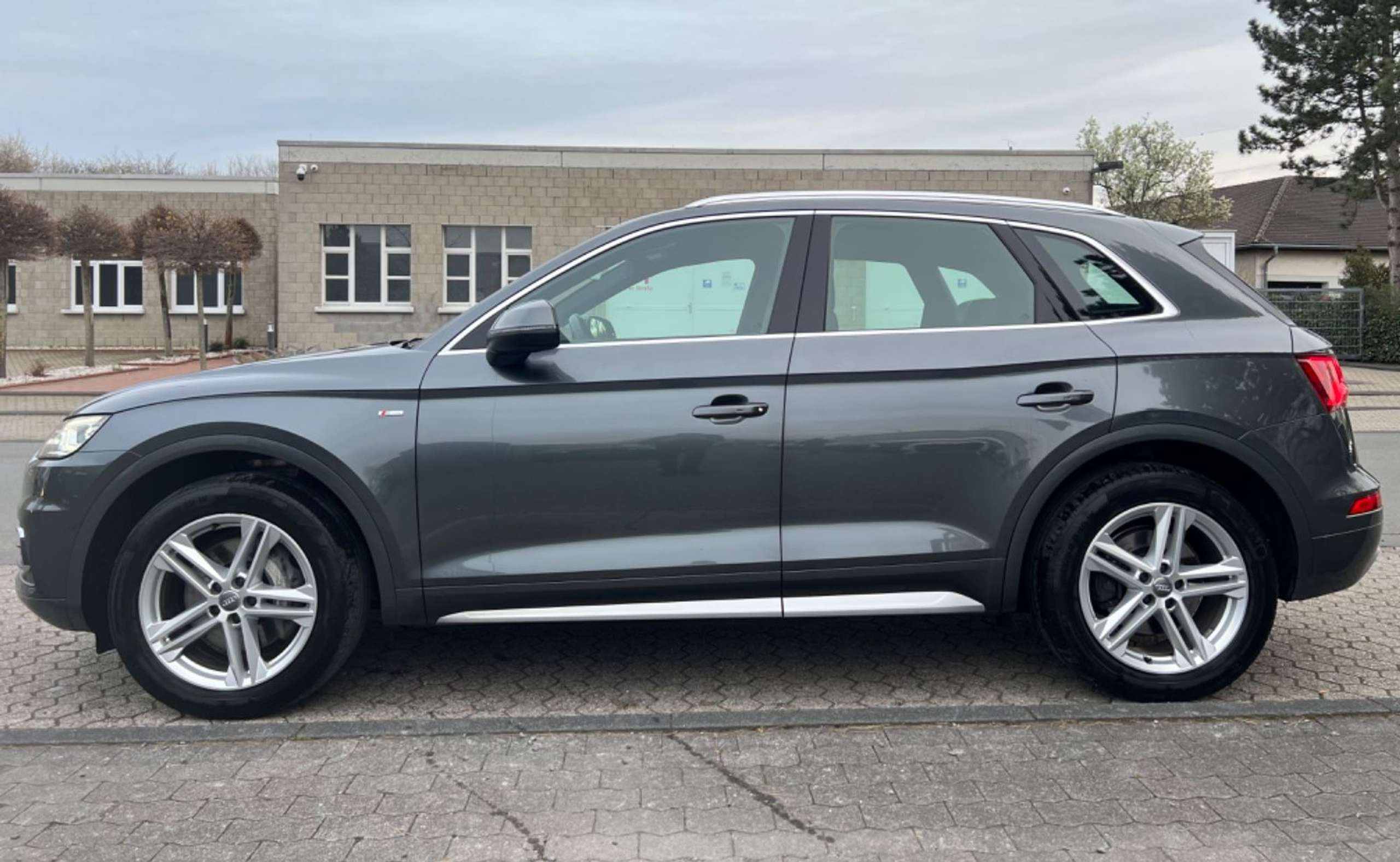 Audi - Q5