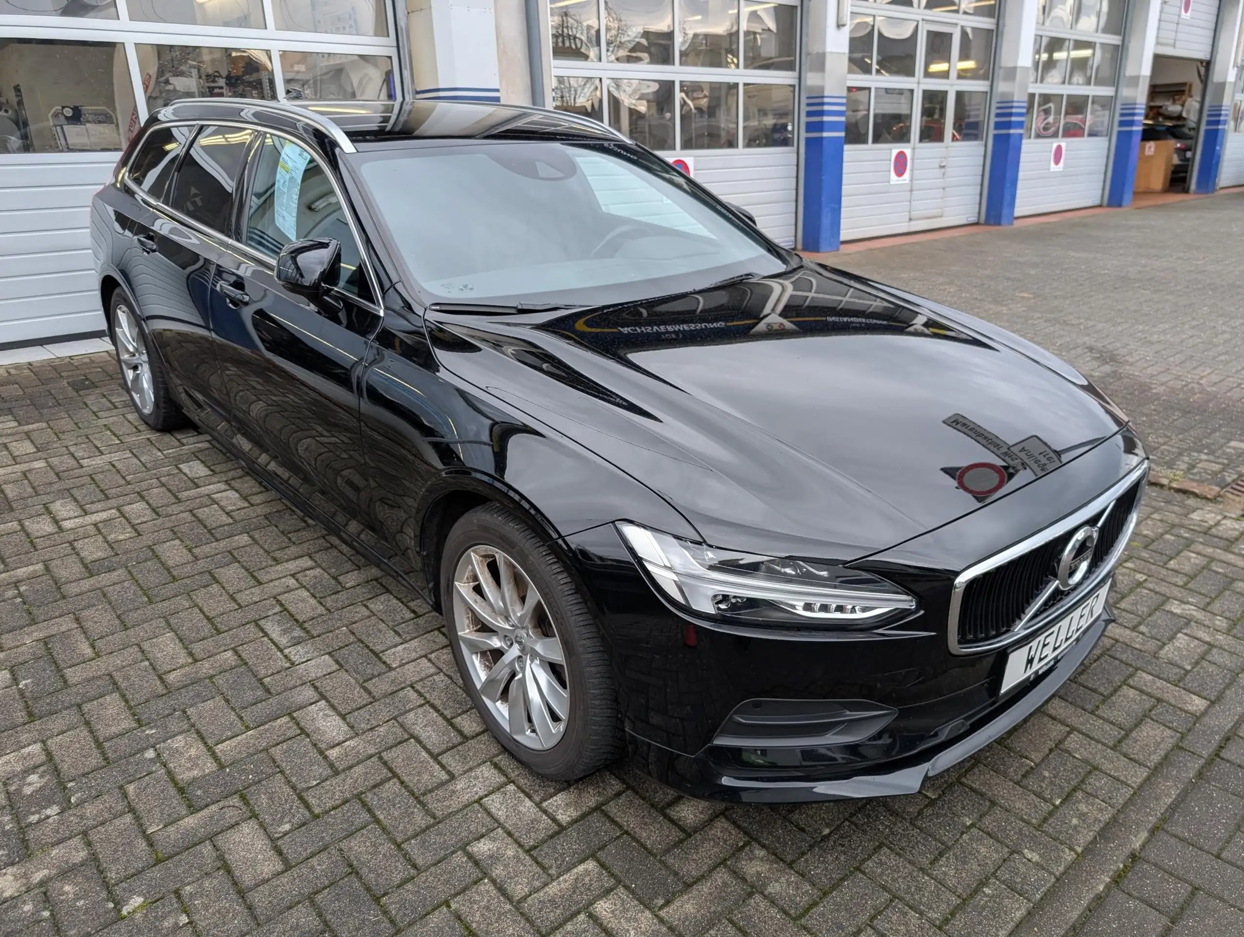 Volvo - V90