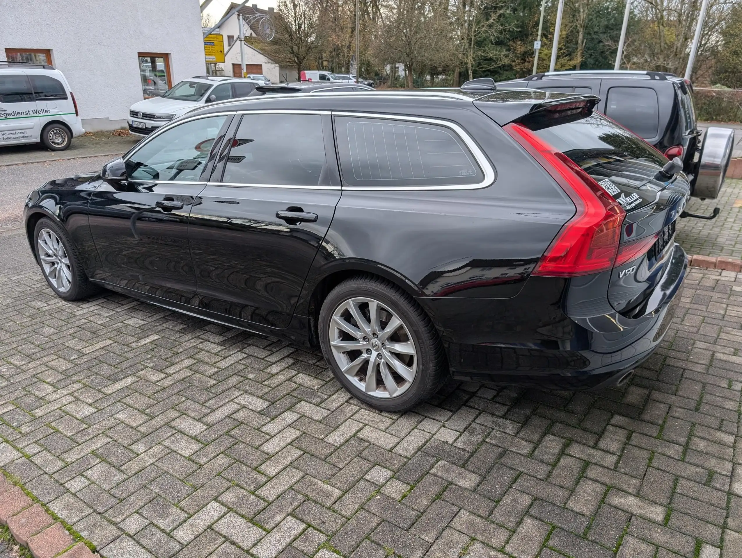 Volvo - V90