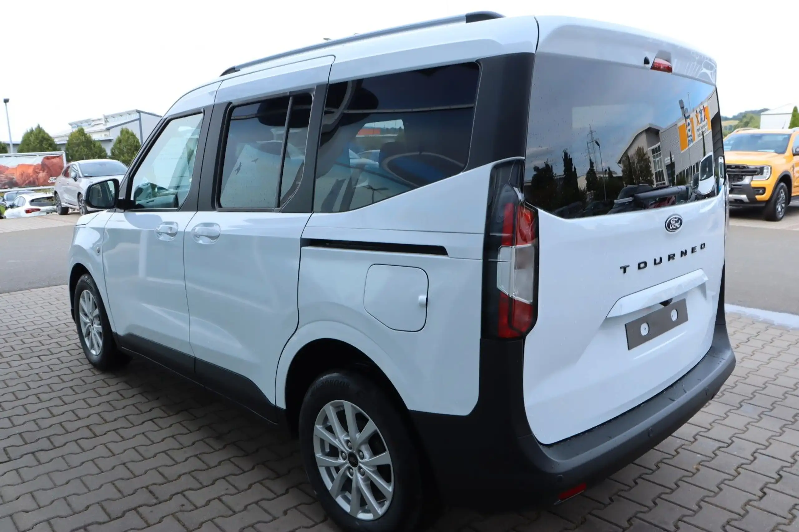 Ford - Tourneo Courier