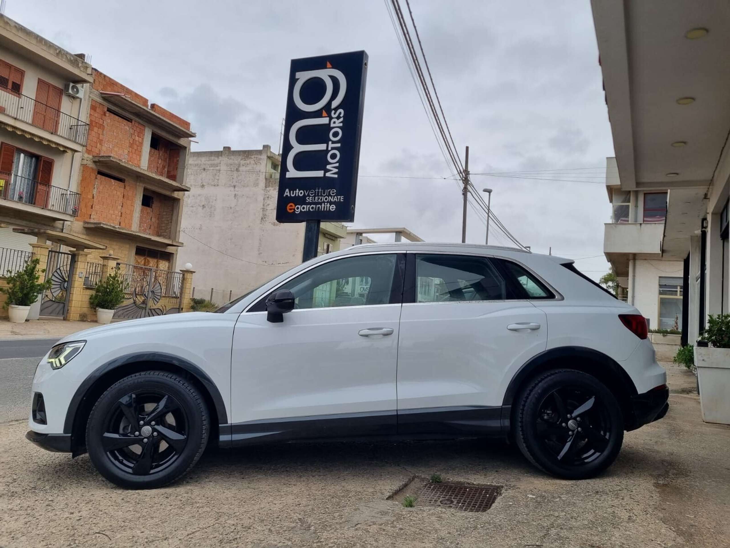 Audi - Q3