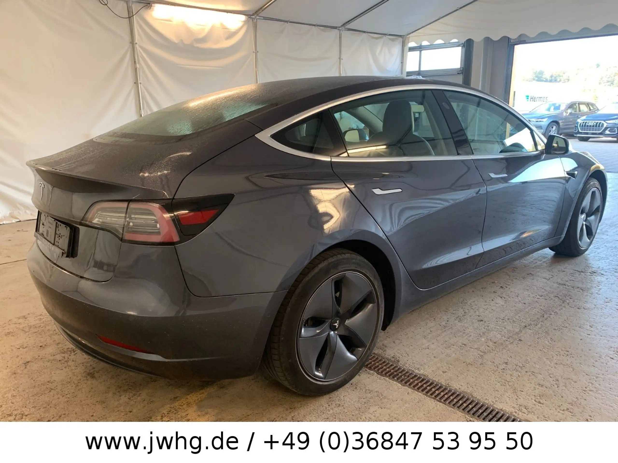 Tesla - Model 3