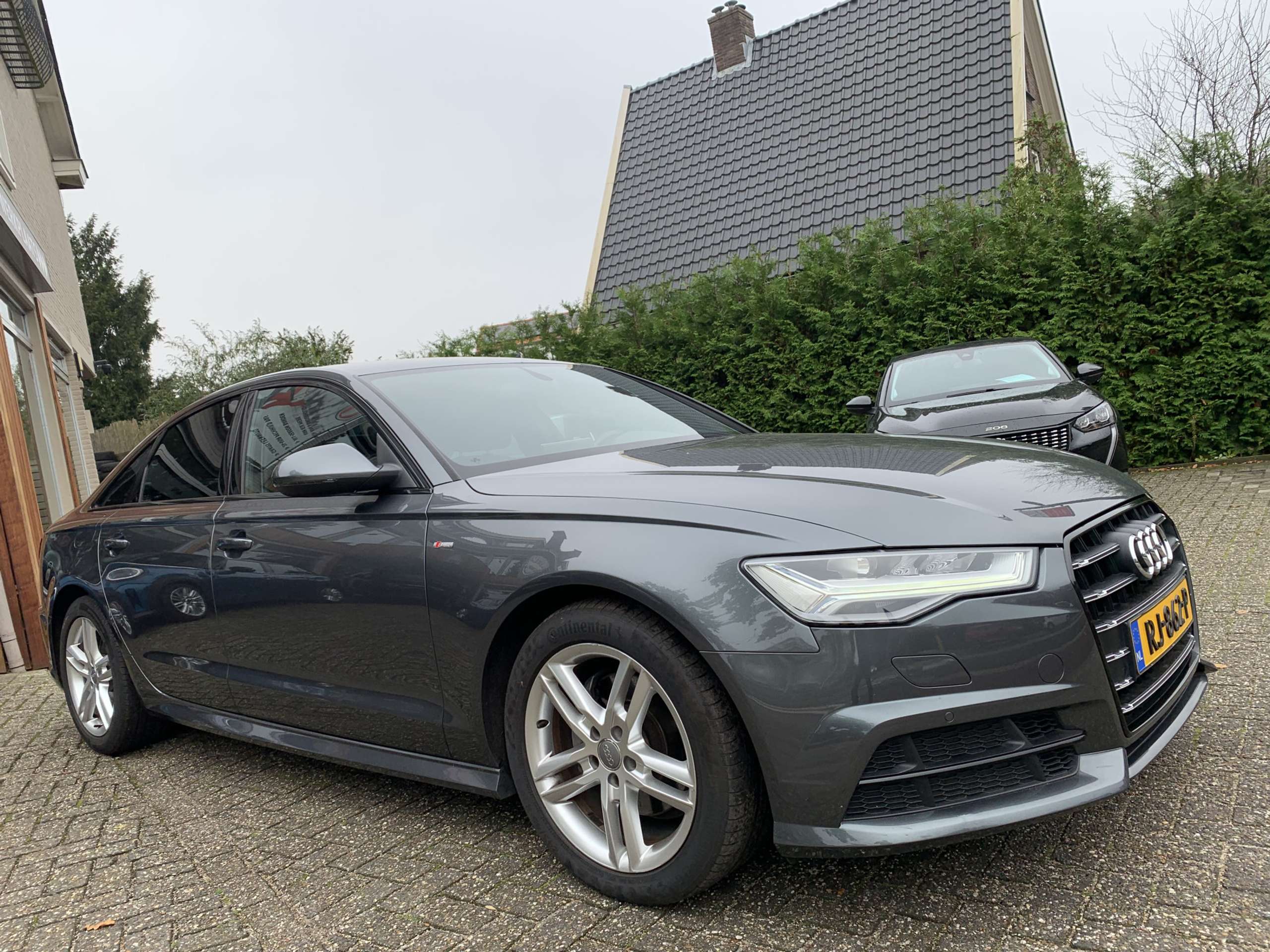 Audi - A6