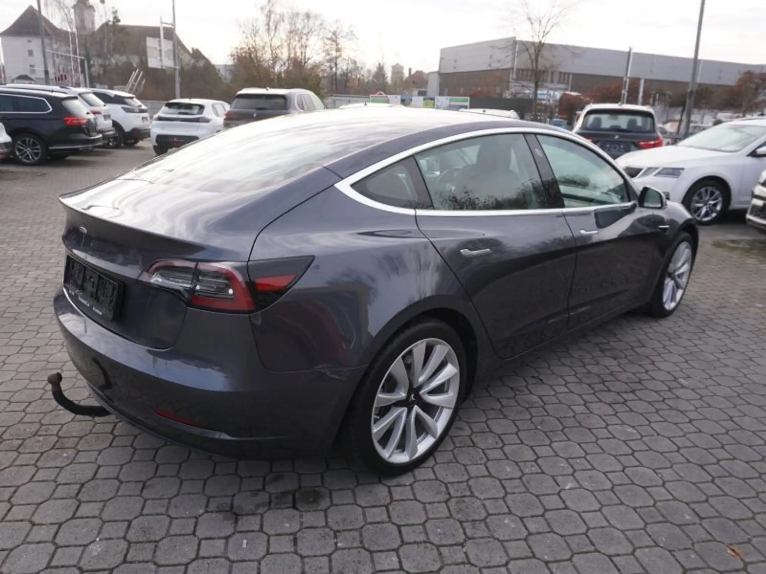 Tesla - Model 3