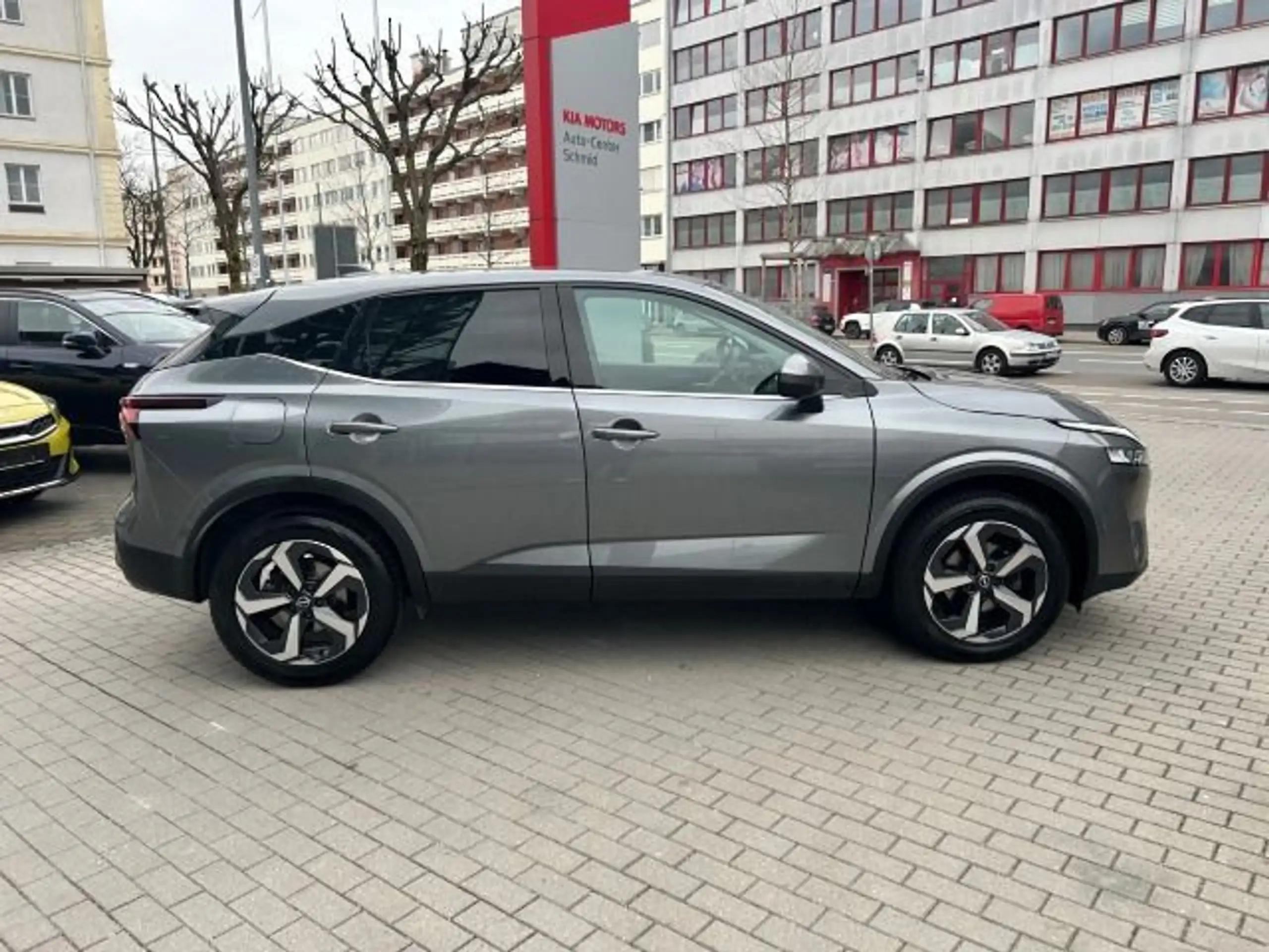 Nissan - Qashqai