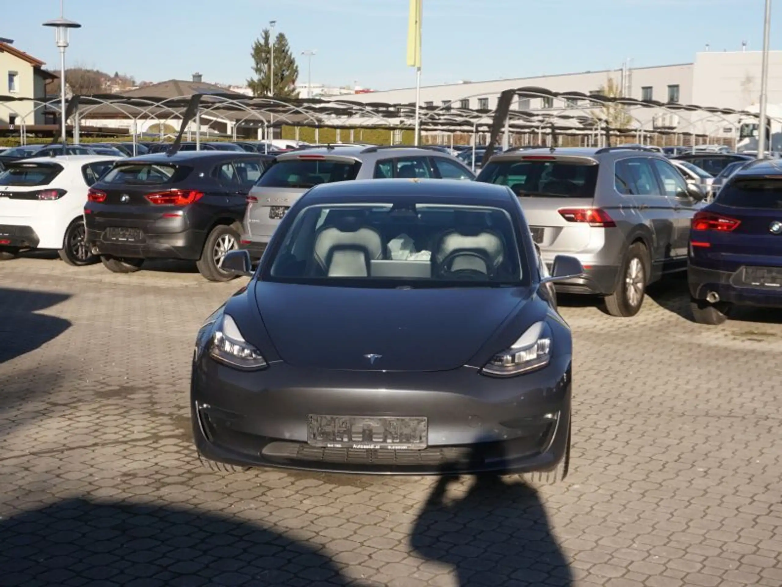 Tesla - Model 3