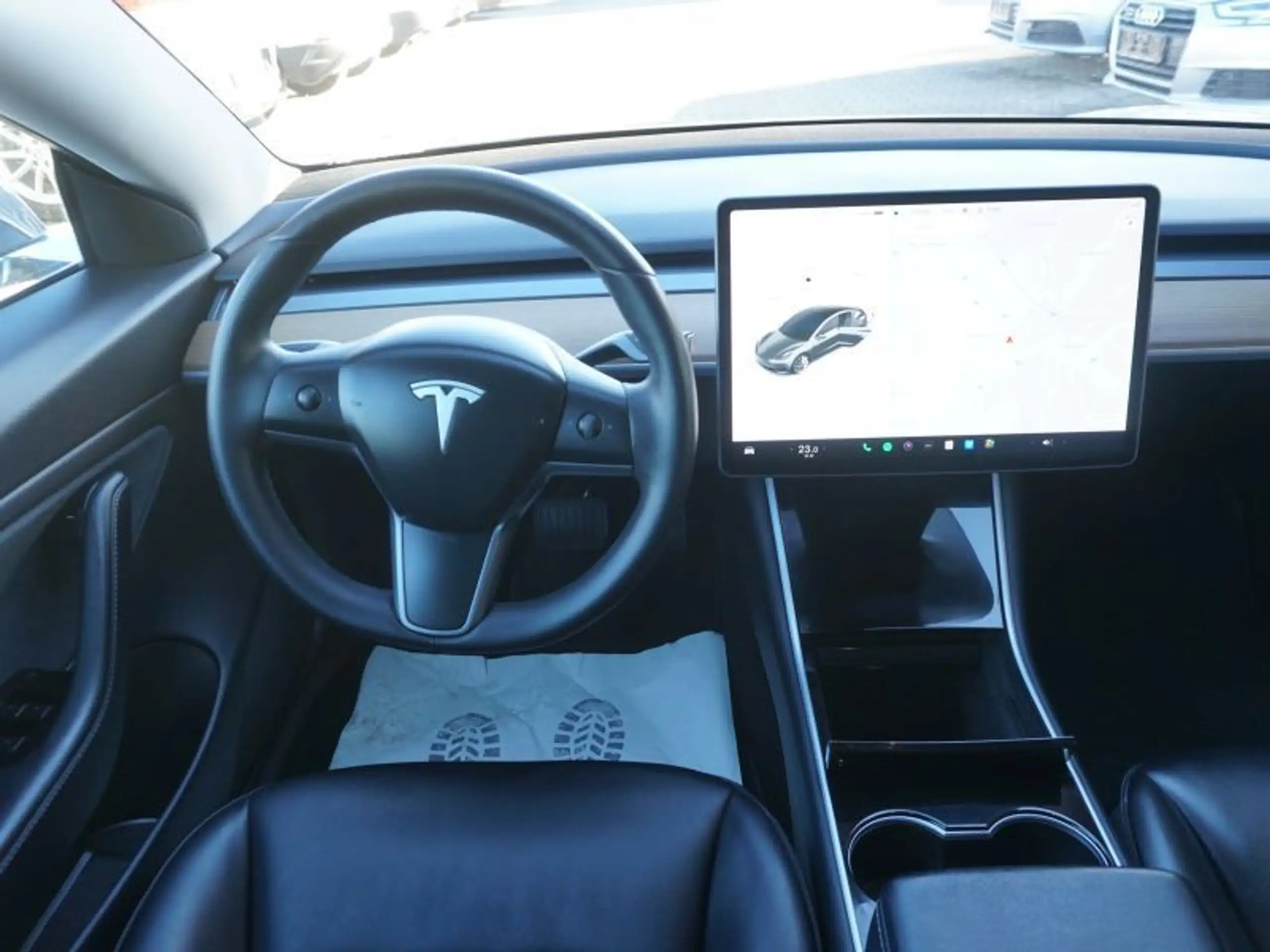 Tesla - Model 3