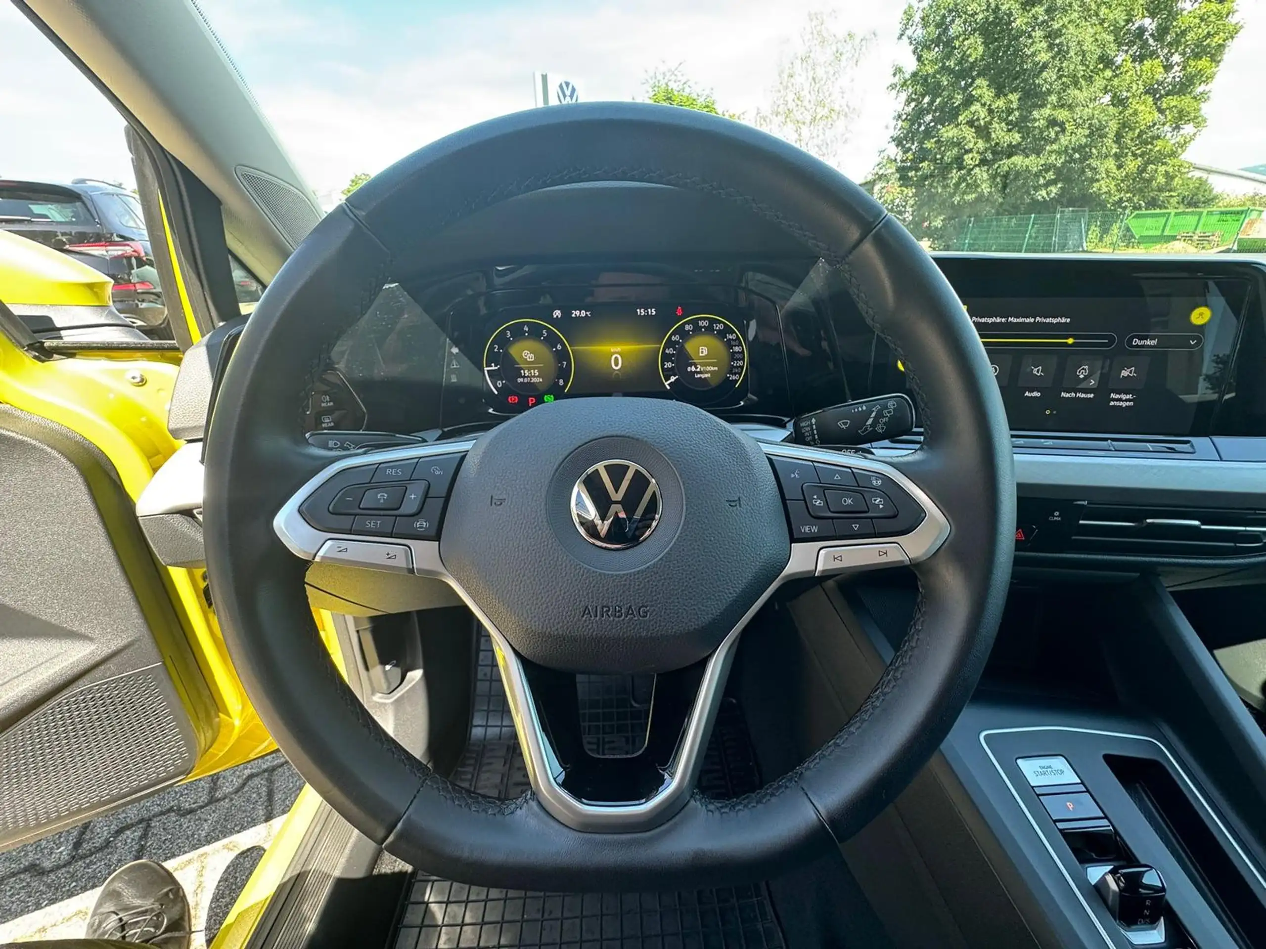 Volkswagen - Golf