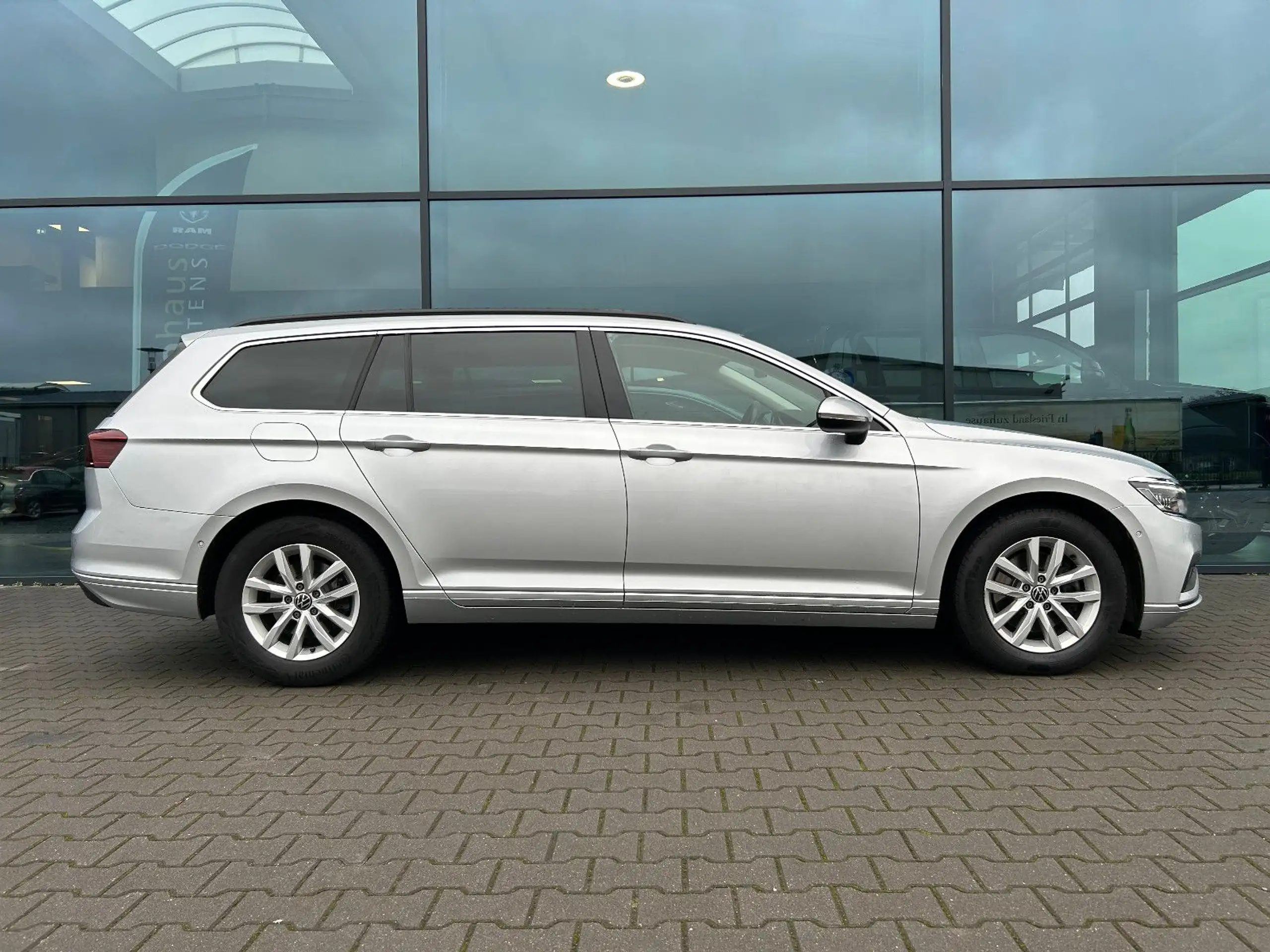 Volkswagen - Passat Variant