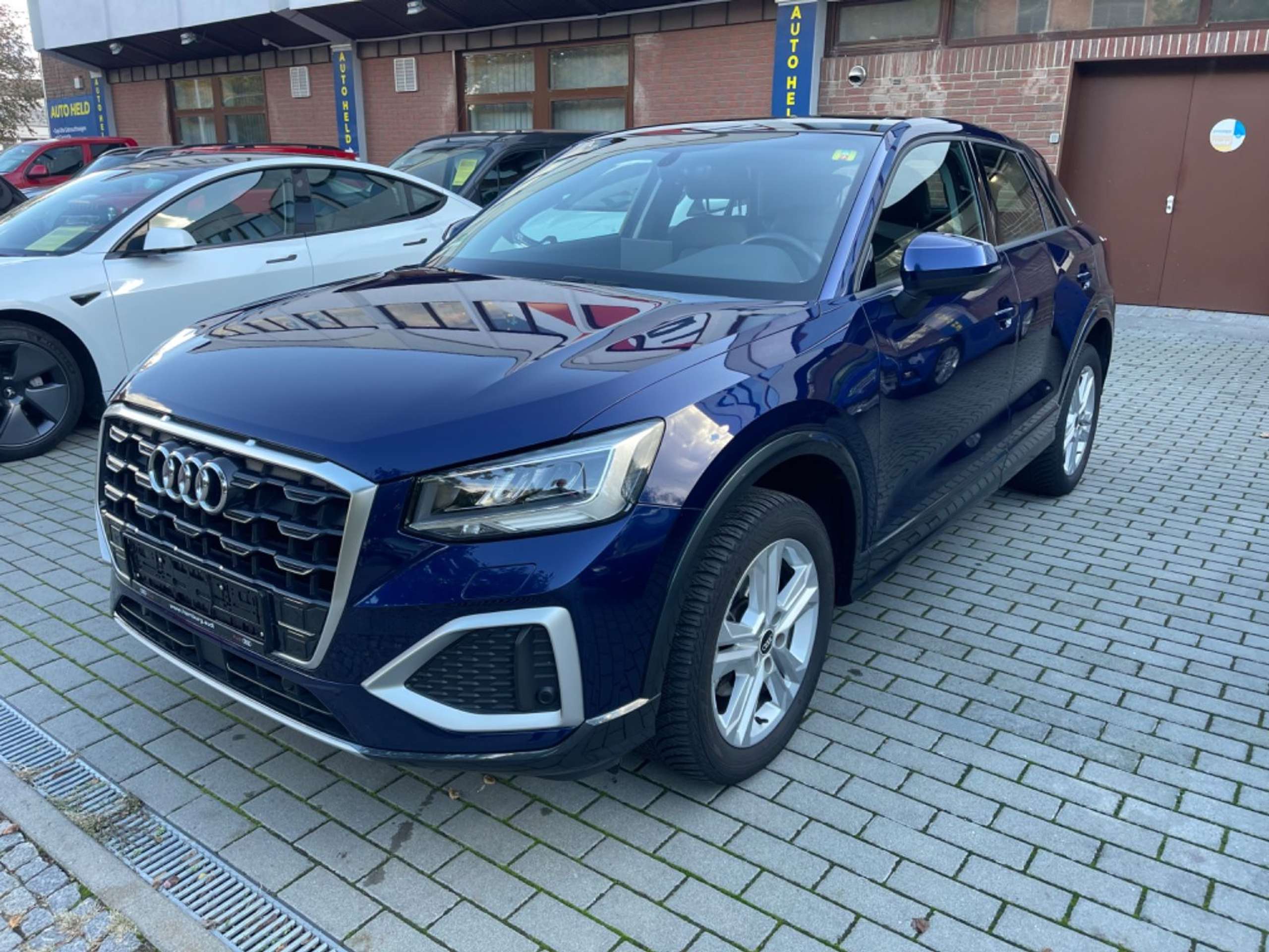 Audi - Q2