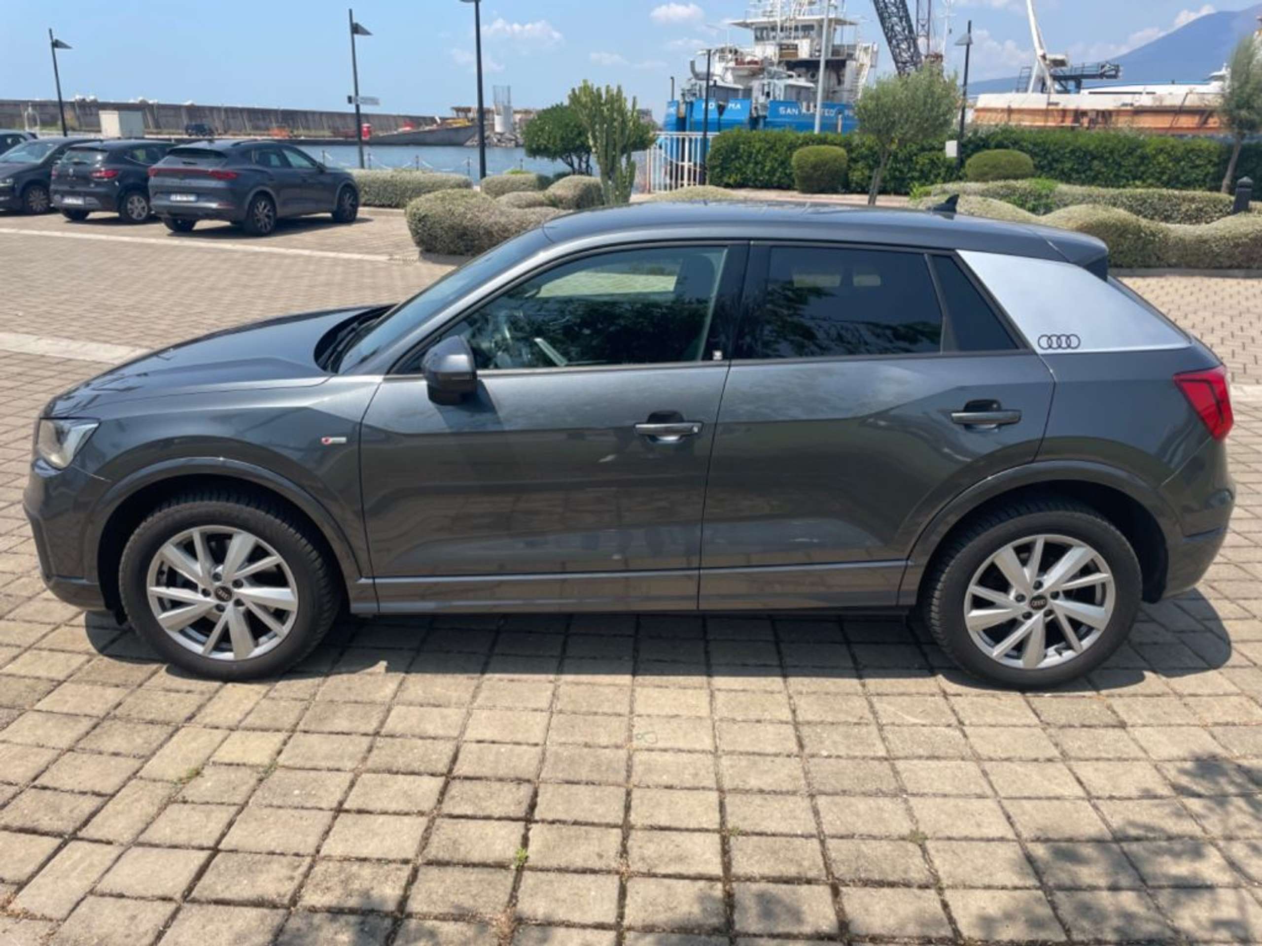 Audi - Q2