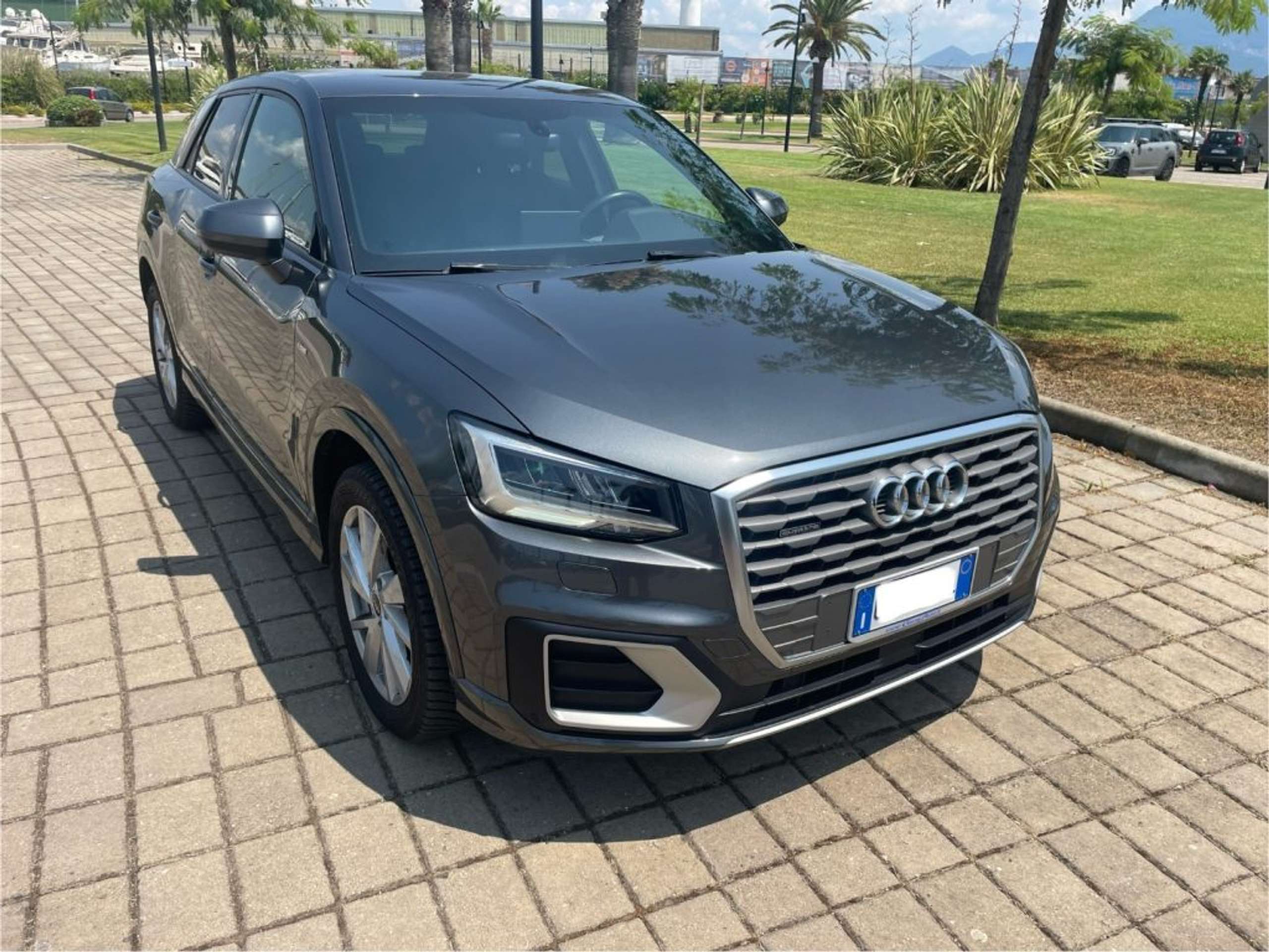 Audi - Q2