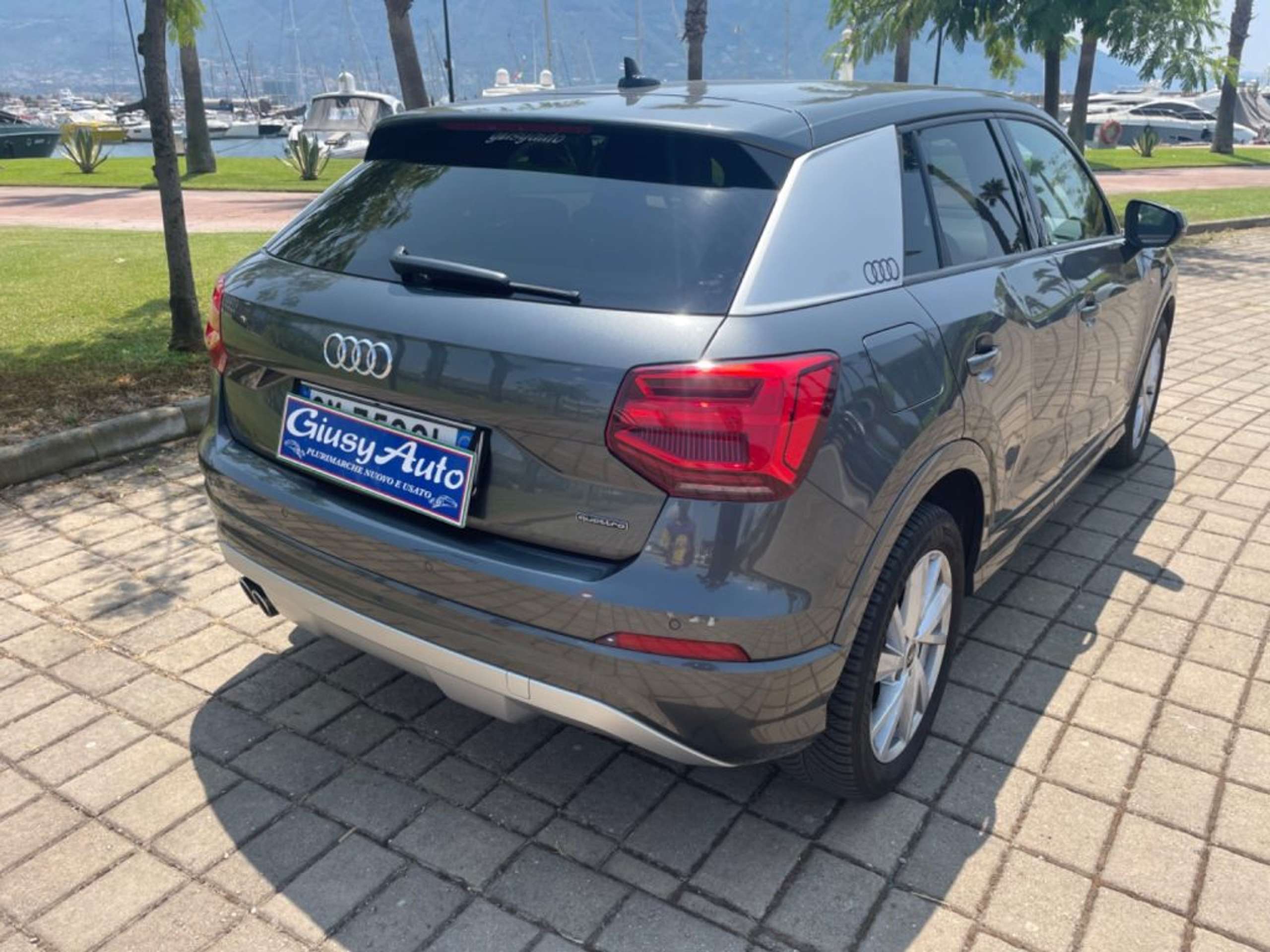 Audi - Q2