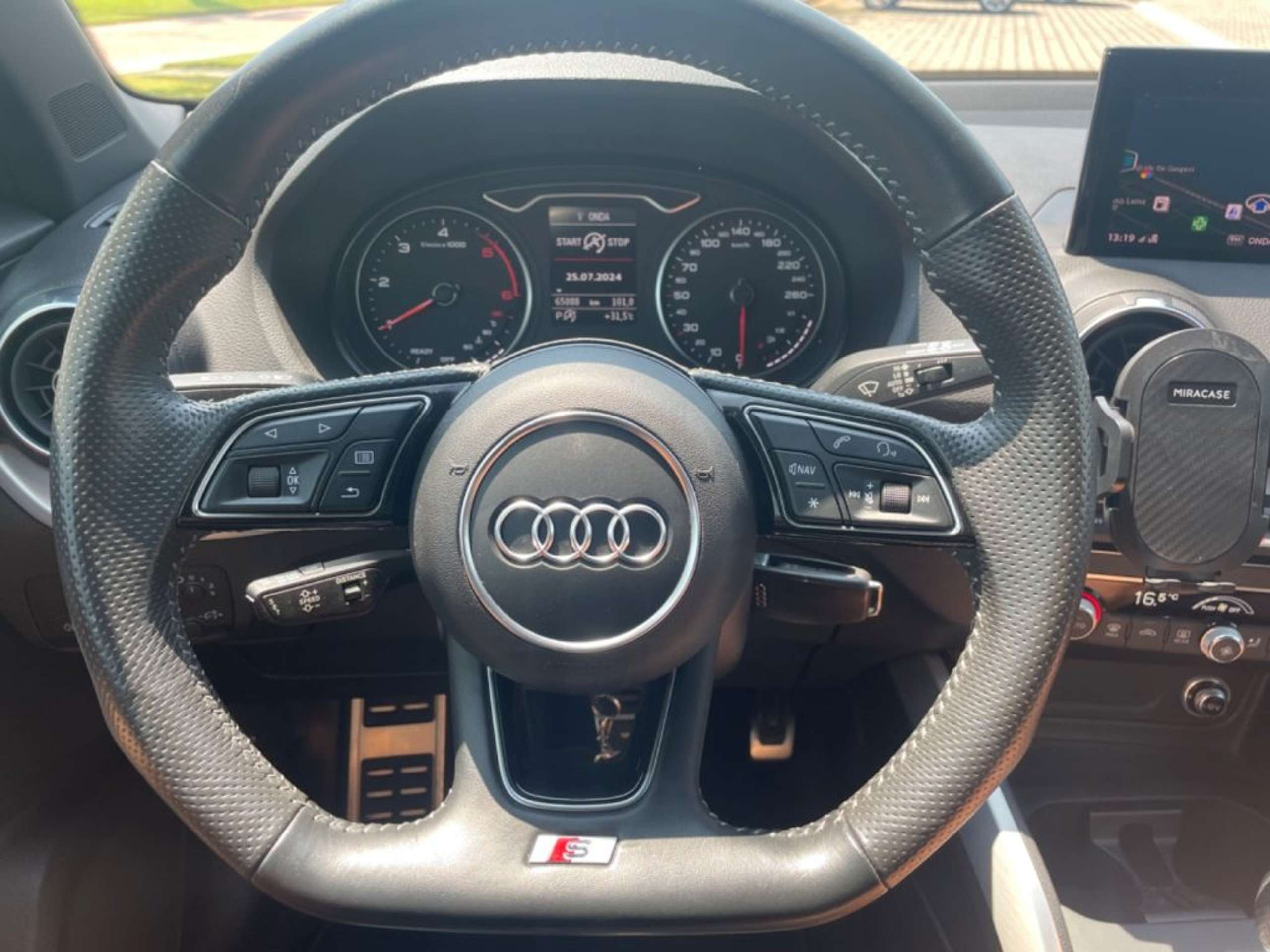 Audi - Q2