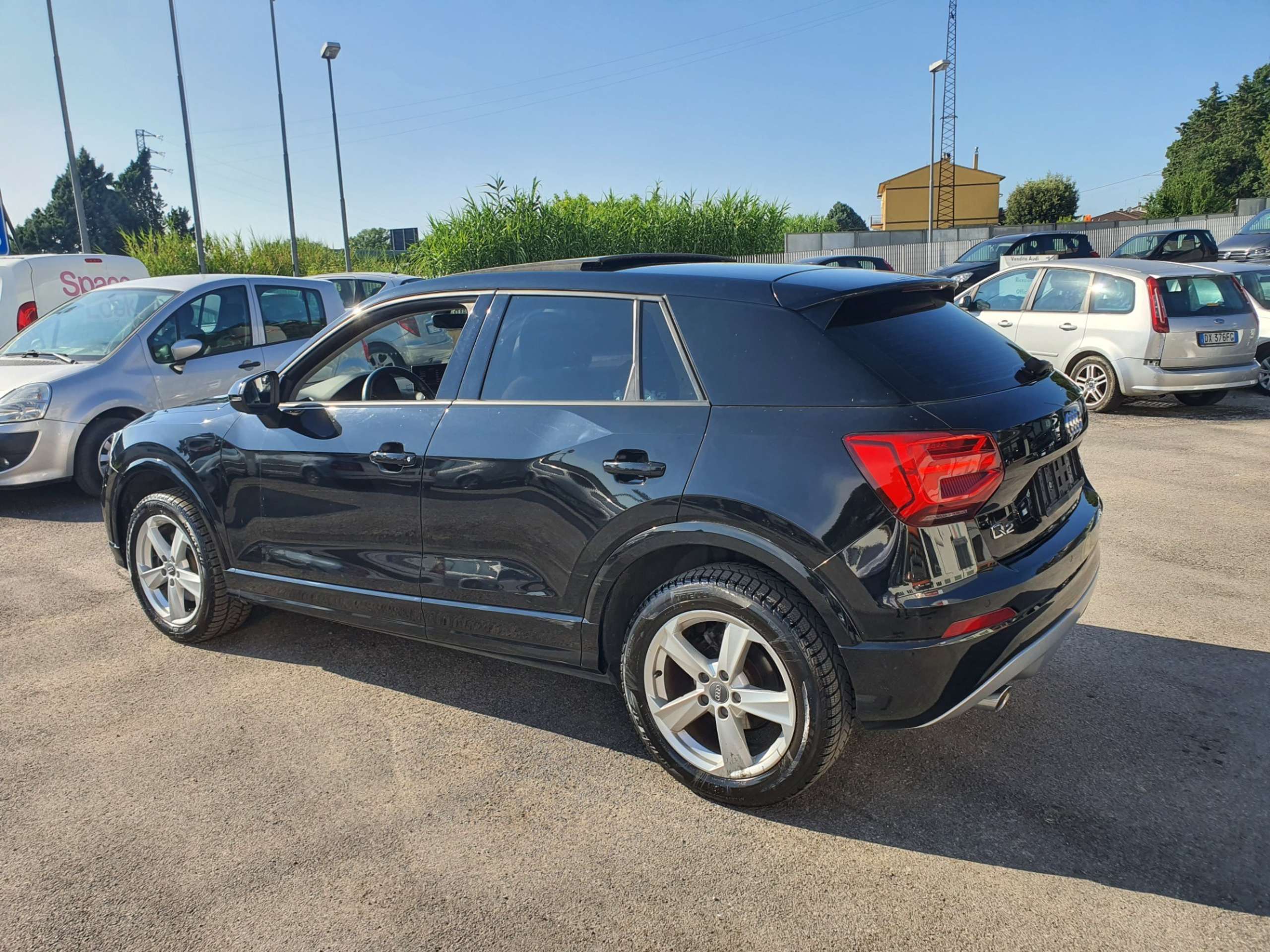 Audi - Q2