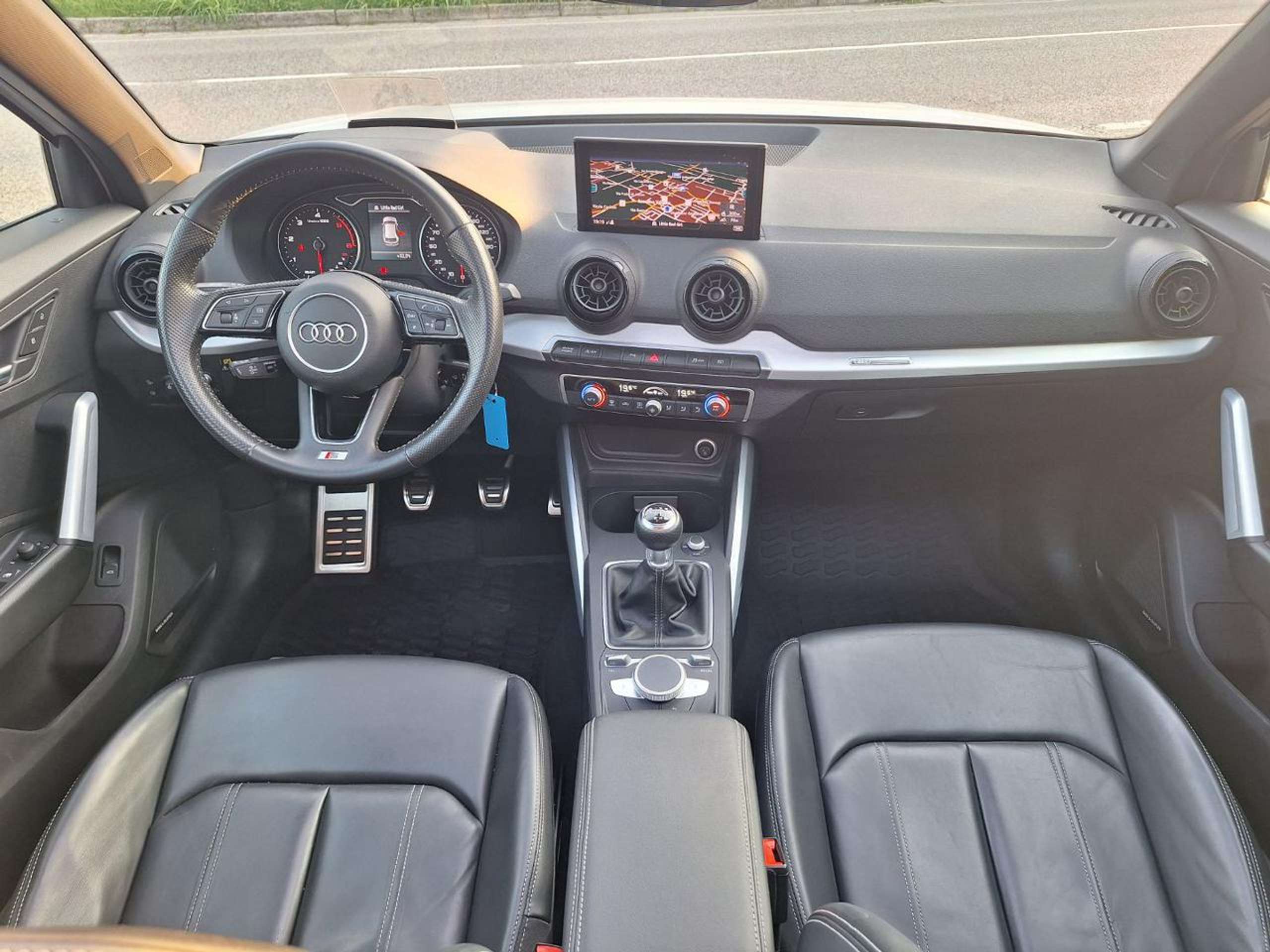 Audi - Q2