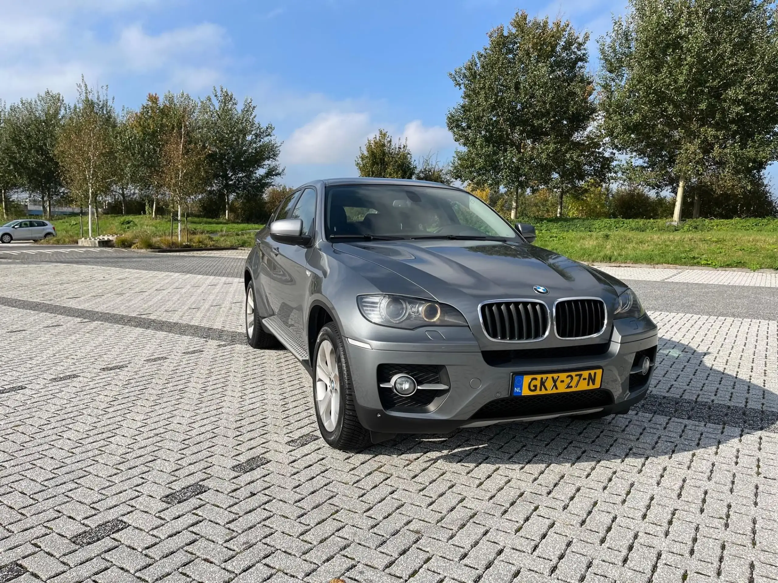 BMW - X6