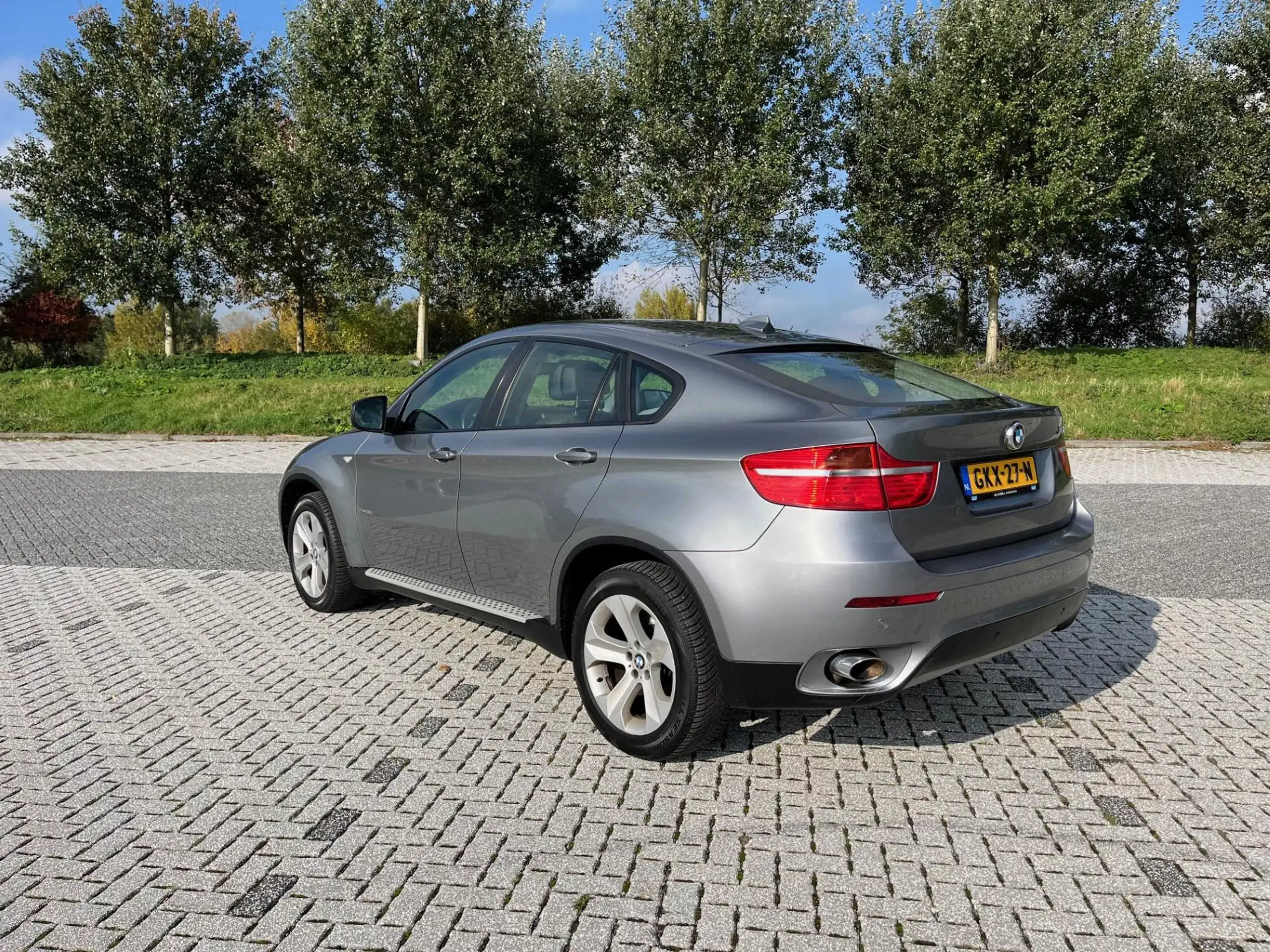 BMW - X6