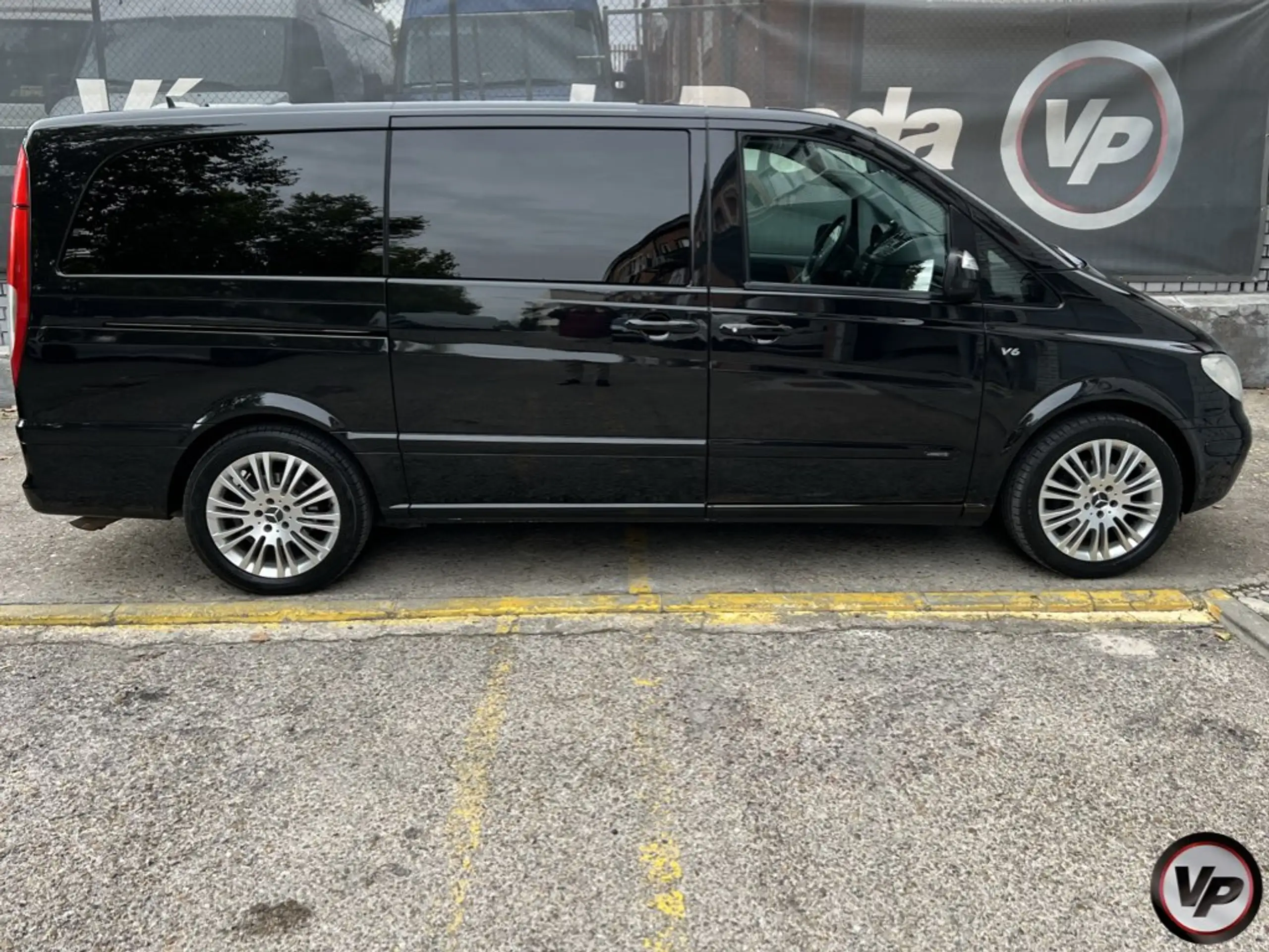 Mercedes-Benz - Viano