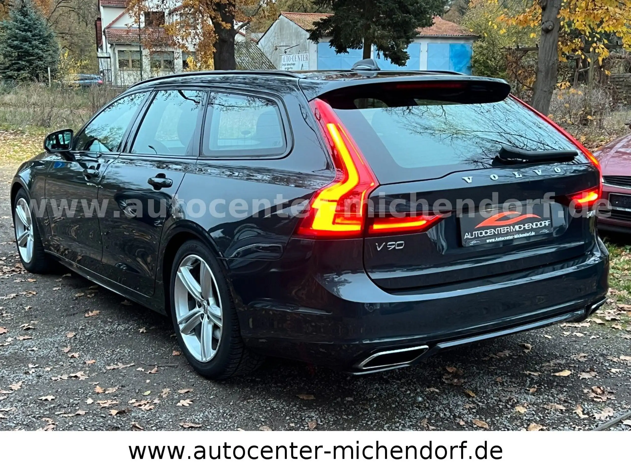 Volvo - V90