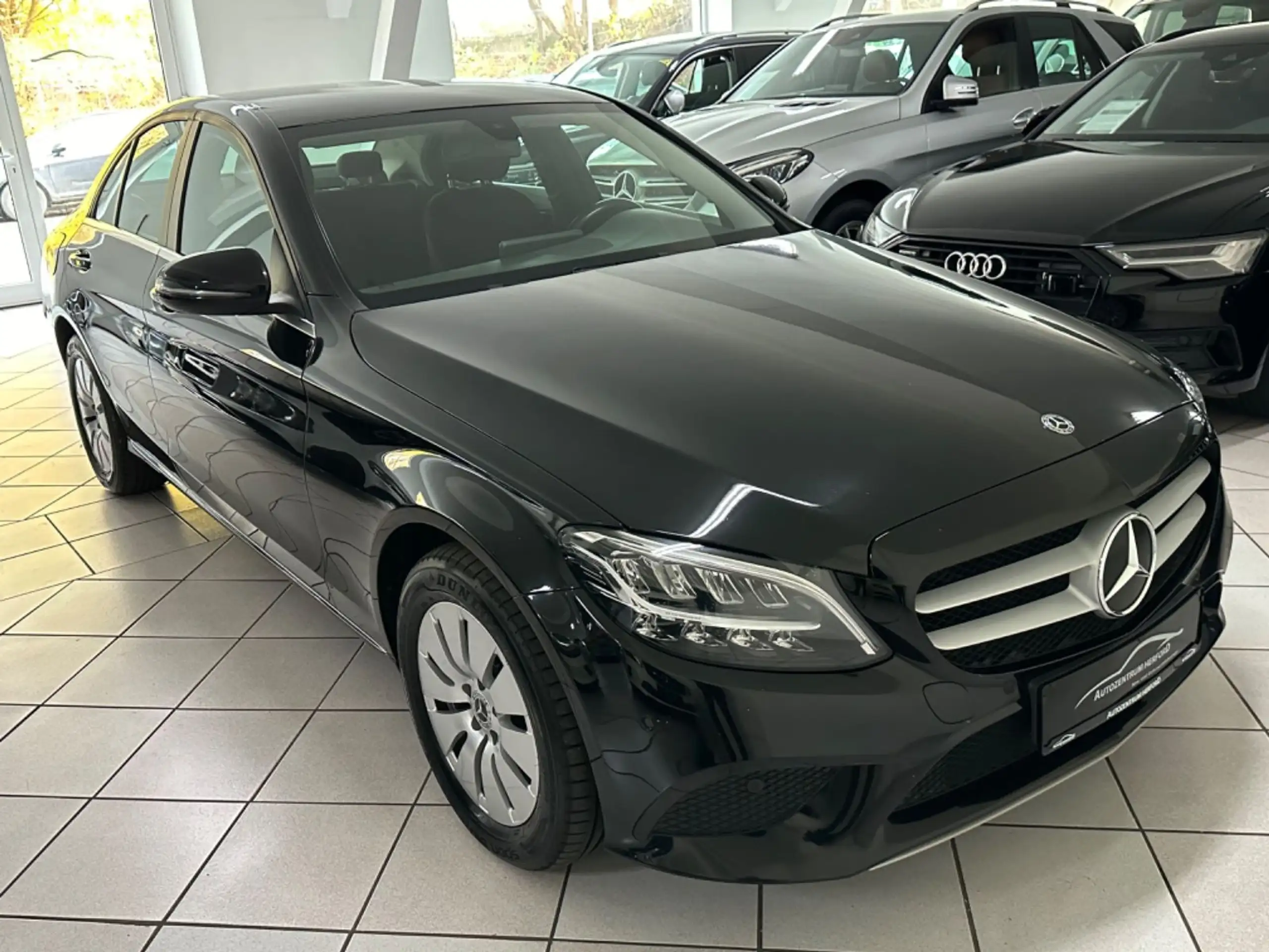 Mercedes-Benz - C 220