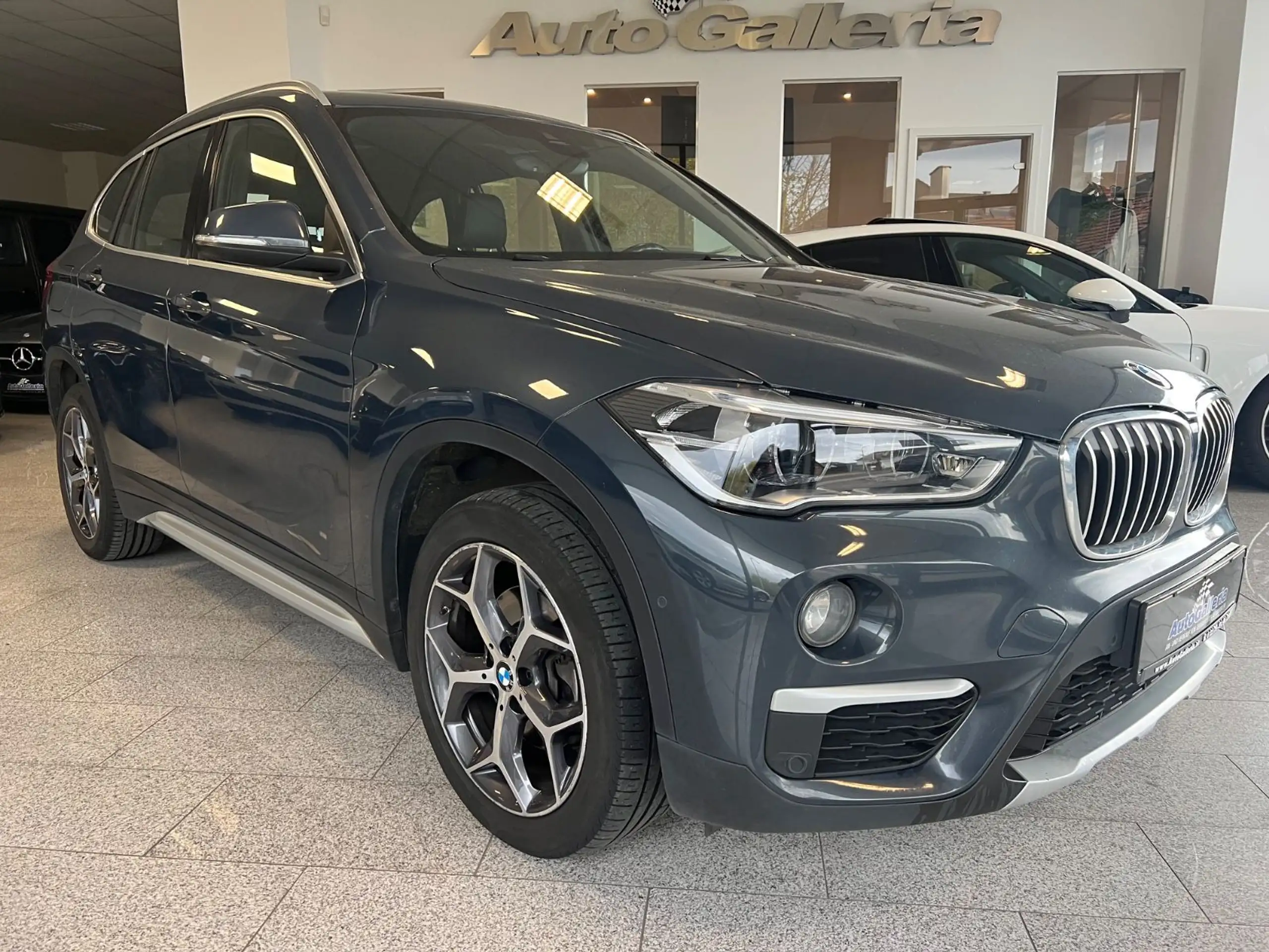 BMW - X1