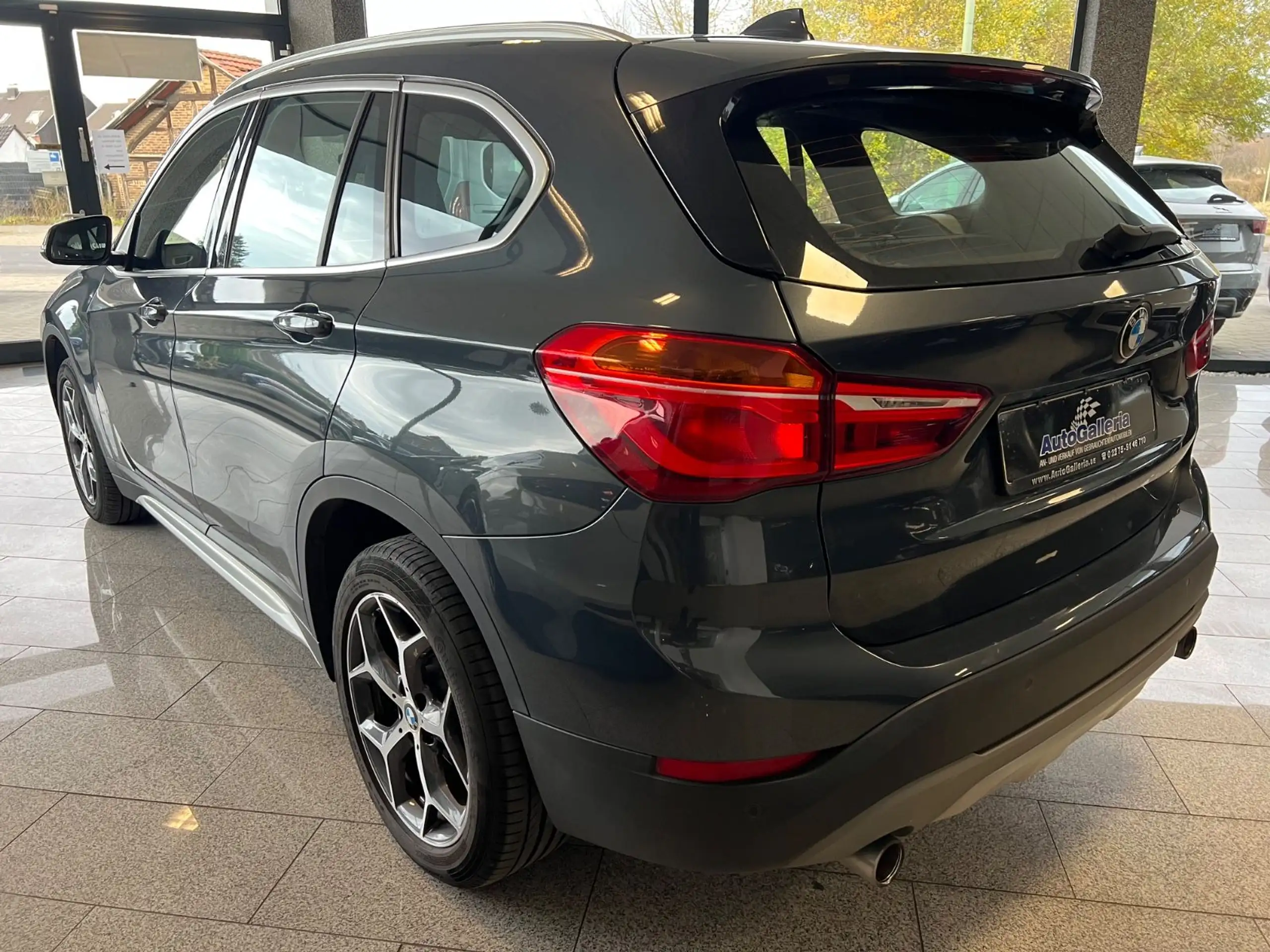 BMW - X1