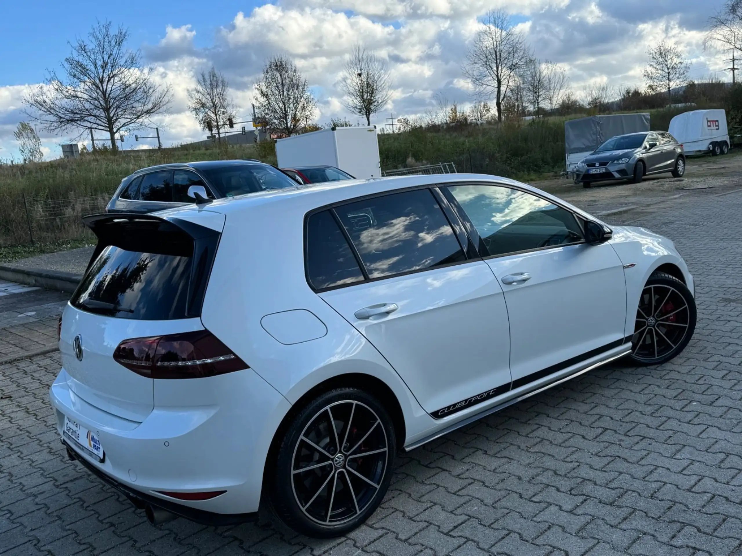 Volkswagen - Golf