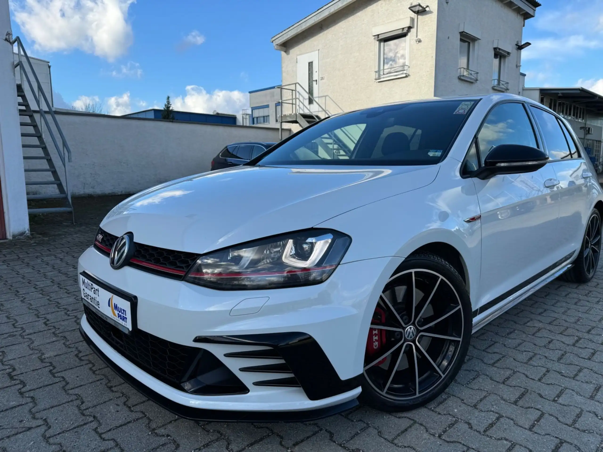 Volkswagen - Golf