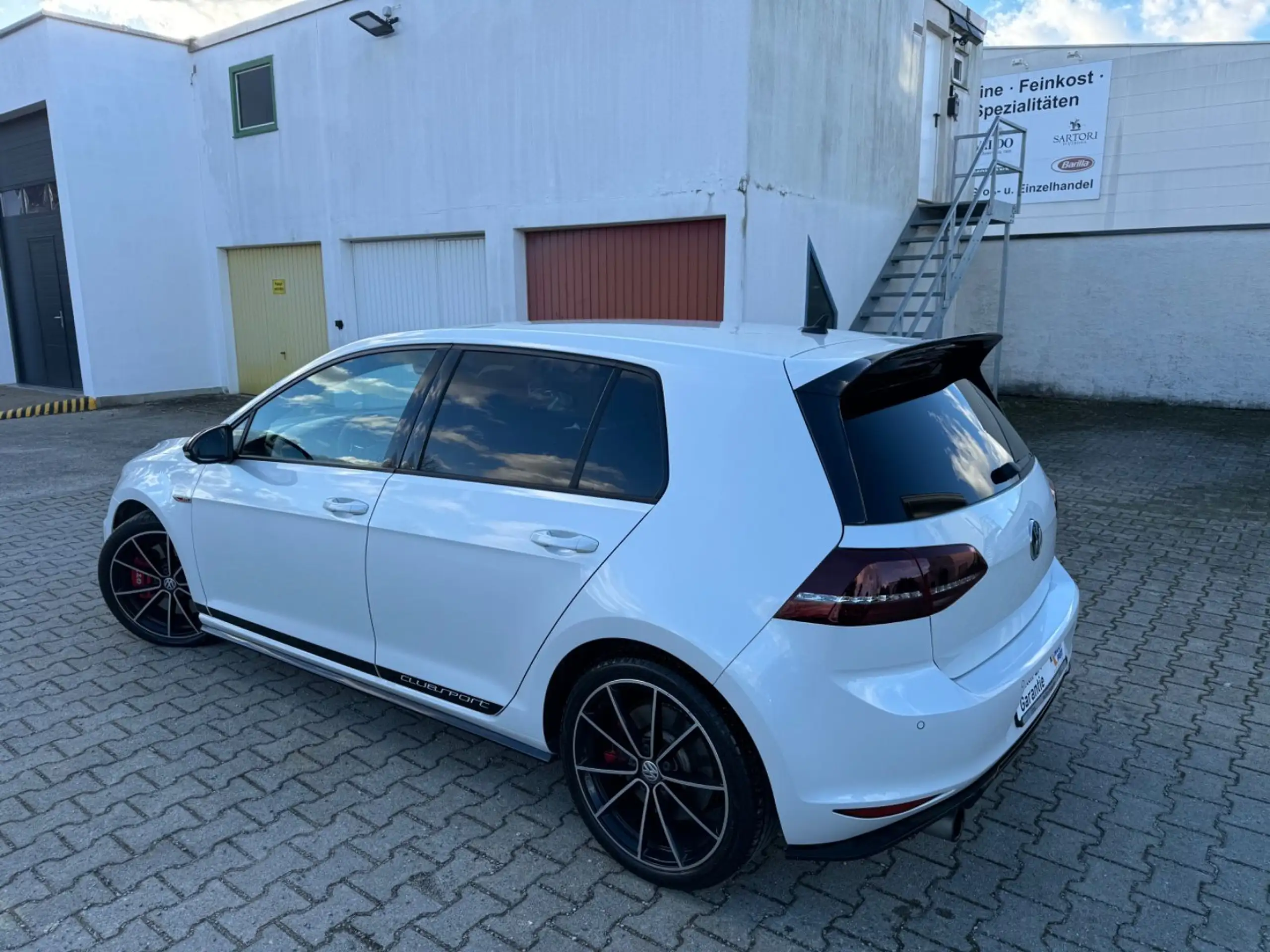 Volkswagen - Golf