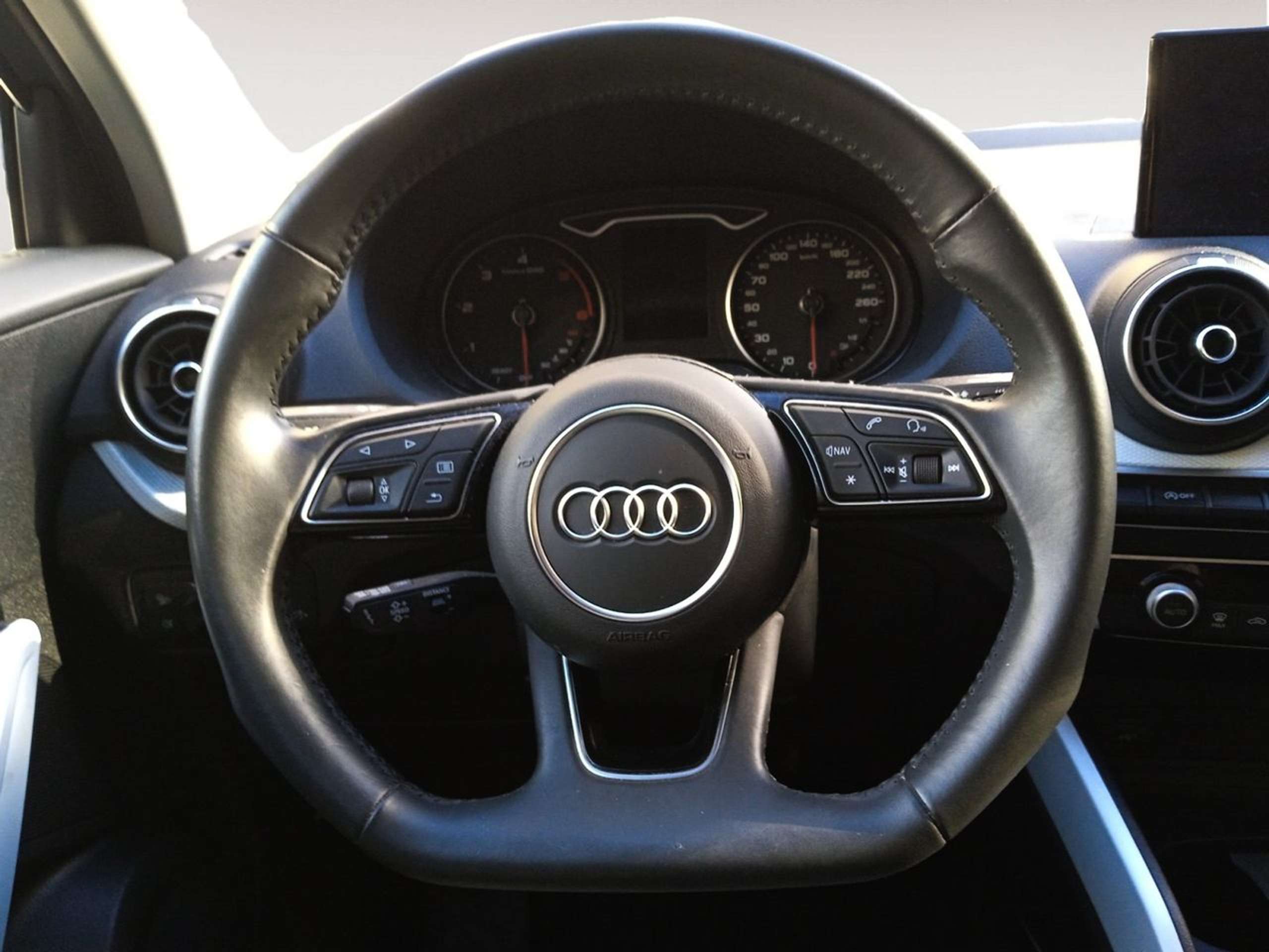 Audi - Q2