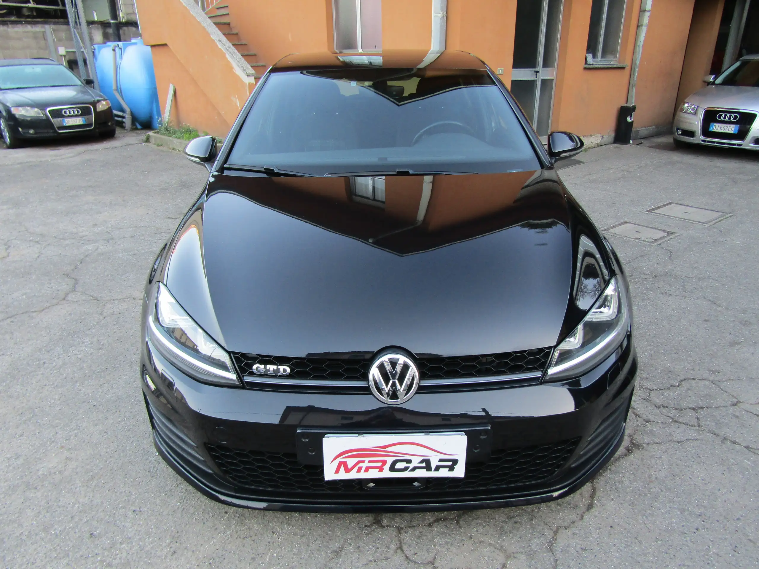 Volkswagen - Golf