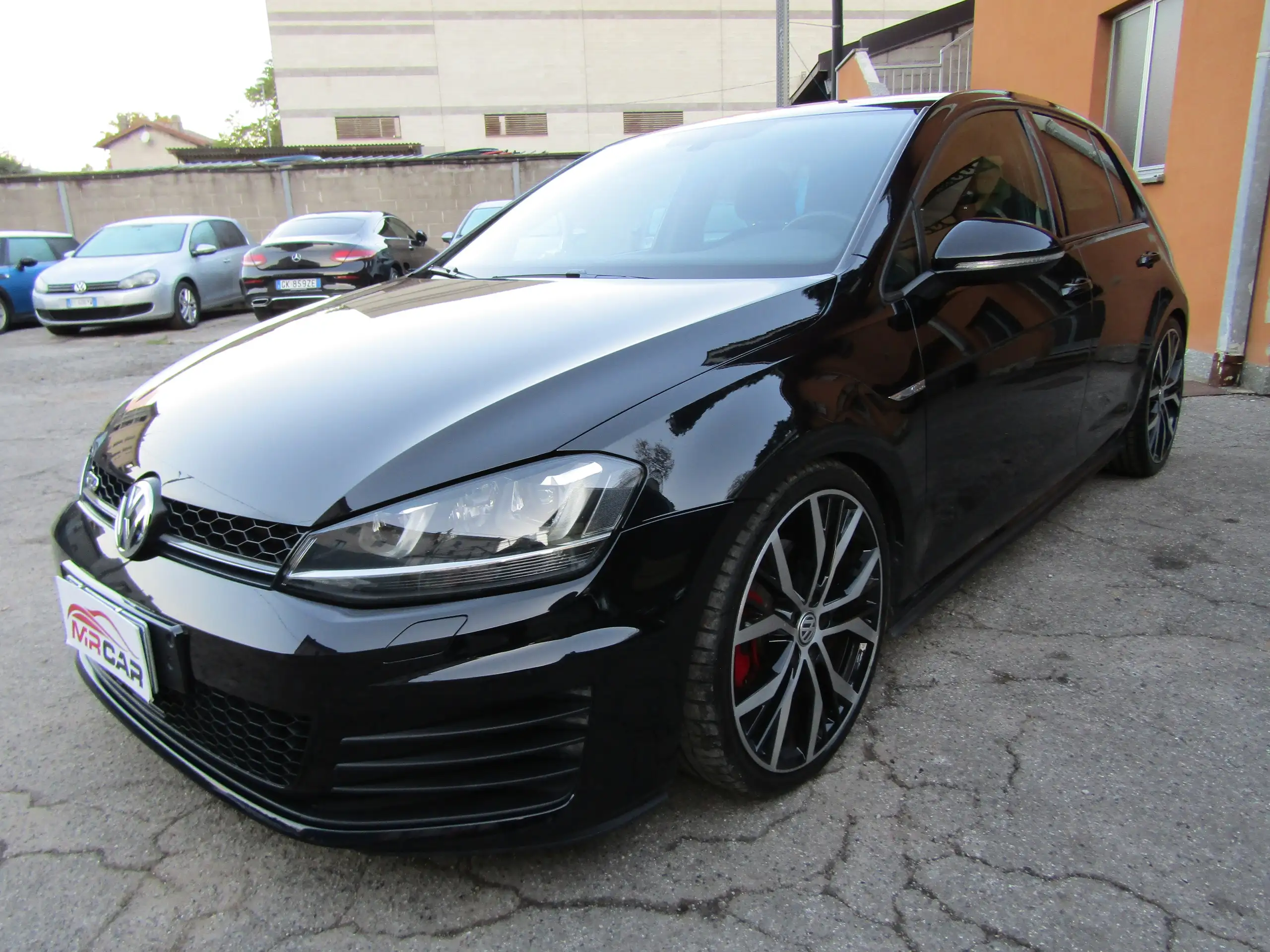 Volkswagen - Golf