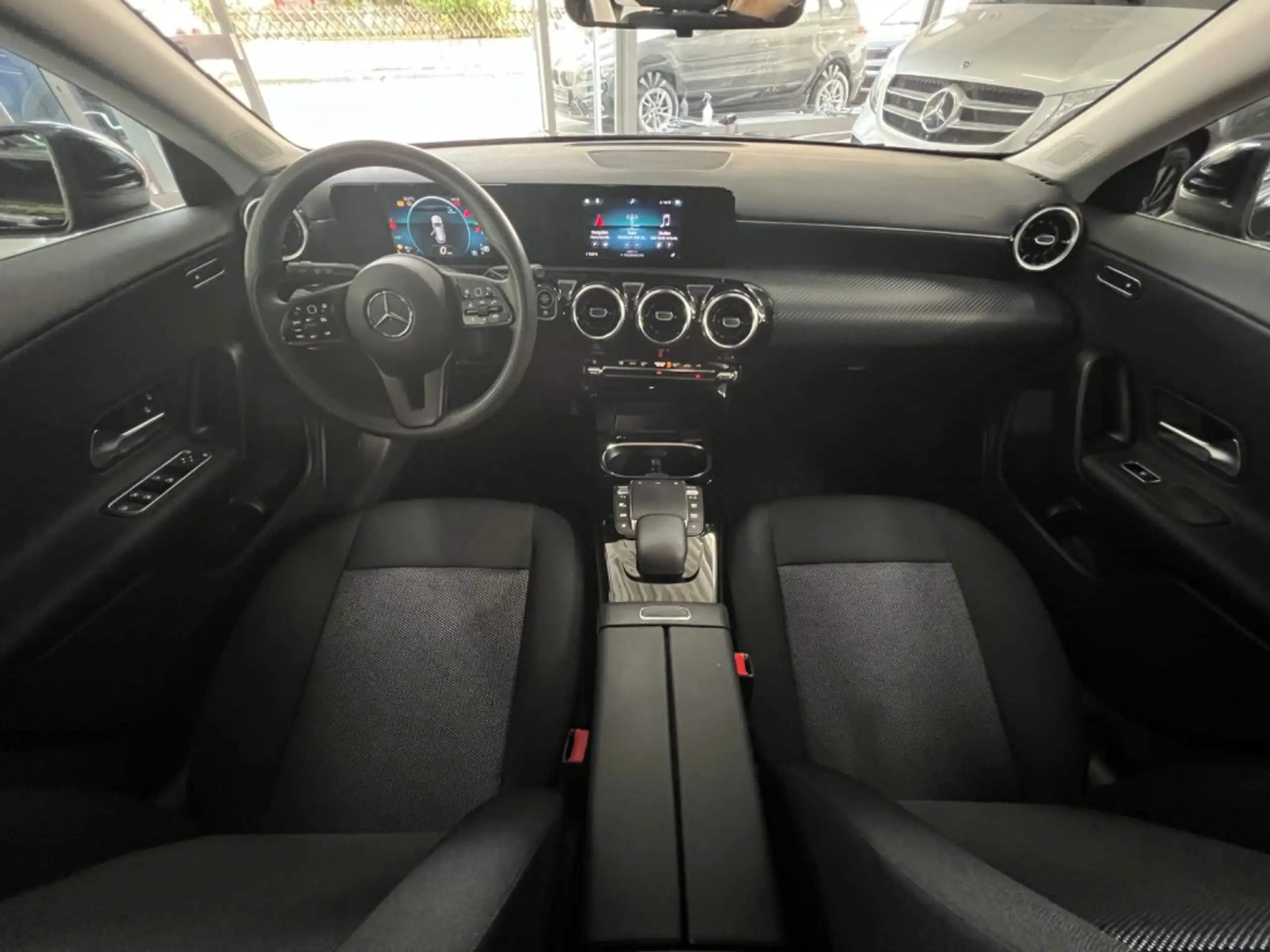 Mercedes-Benz - CLA 180