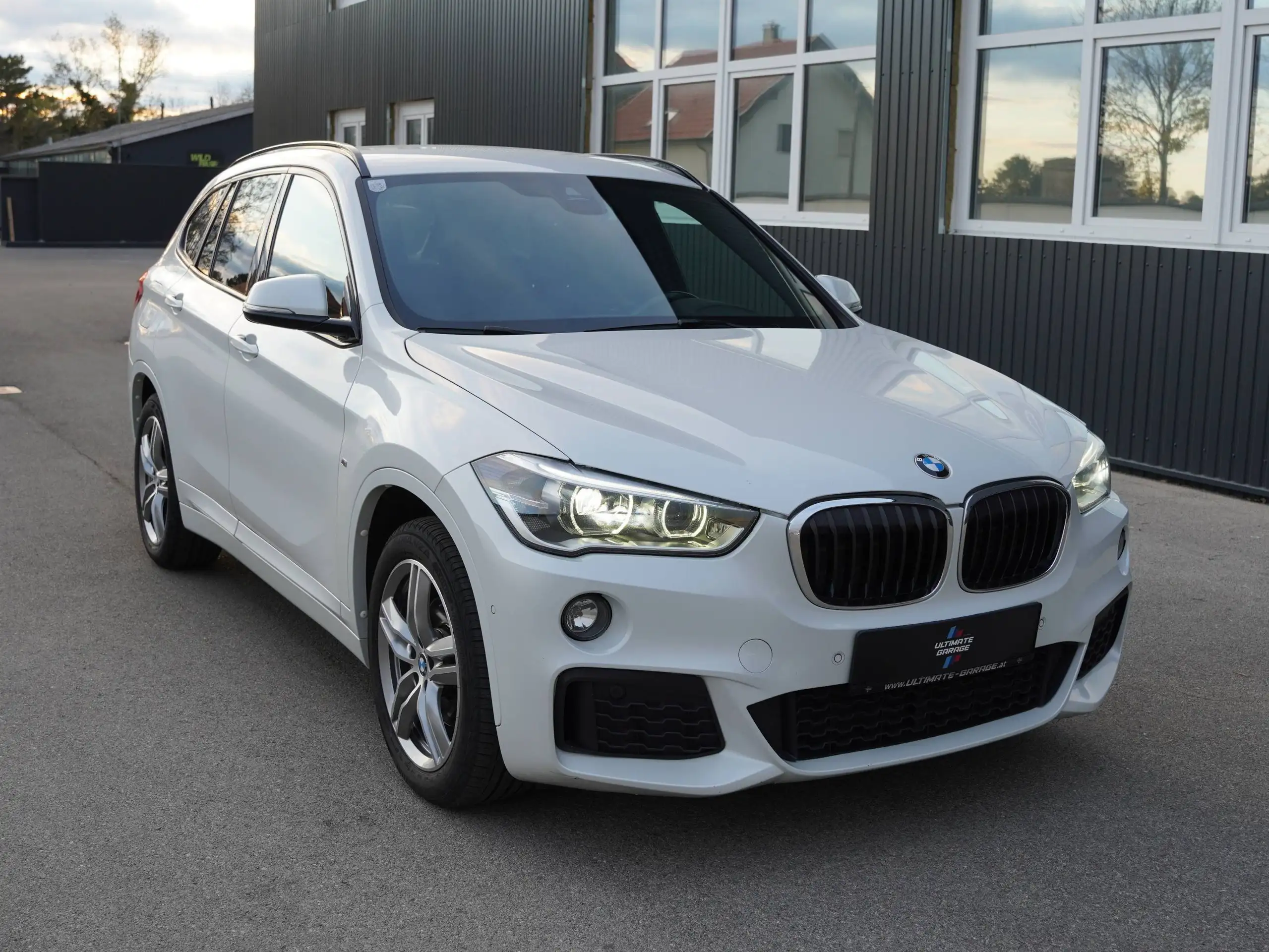 BMW - X1