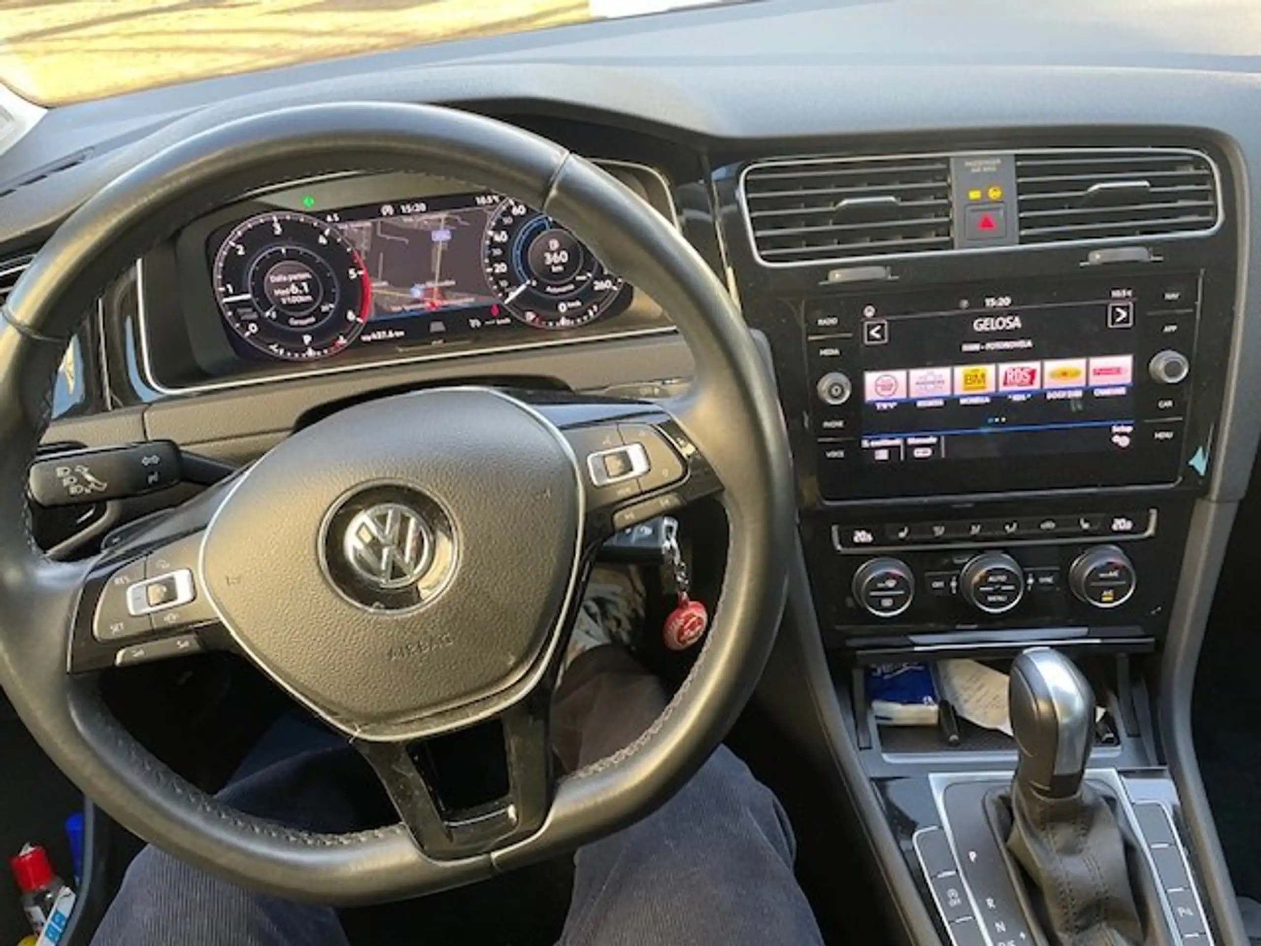 Volkswagen - Golf