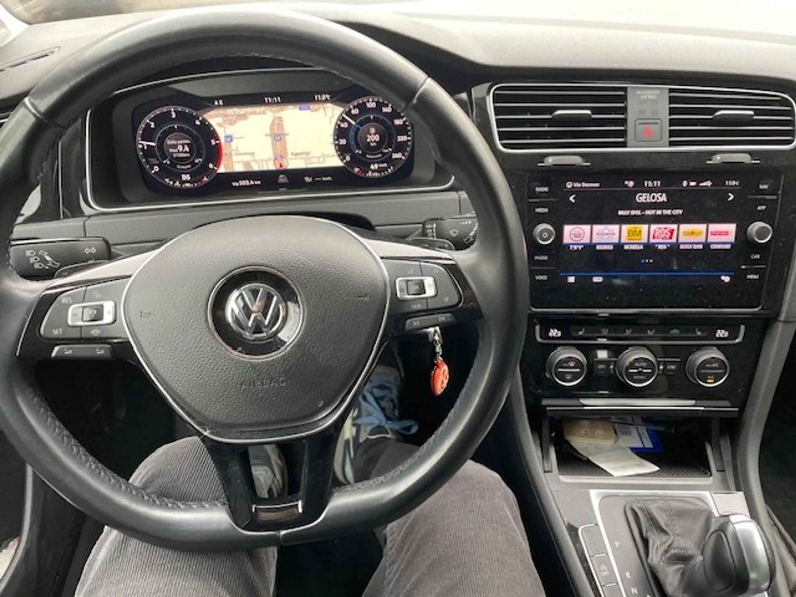 Volkswagen - Golf