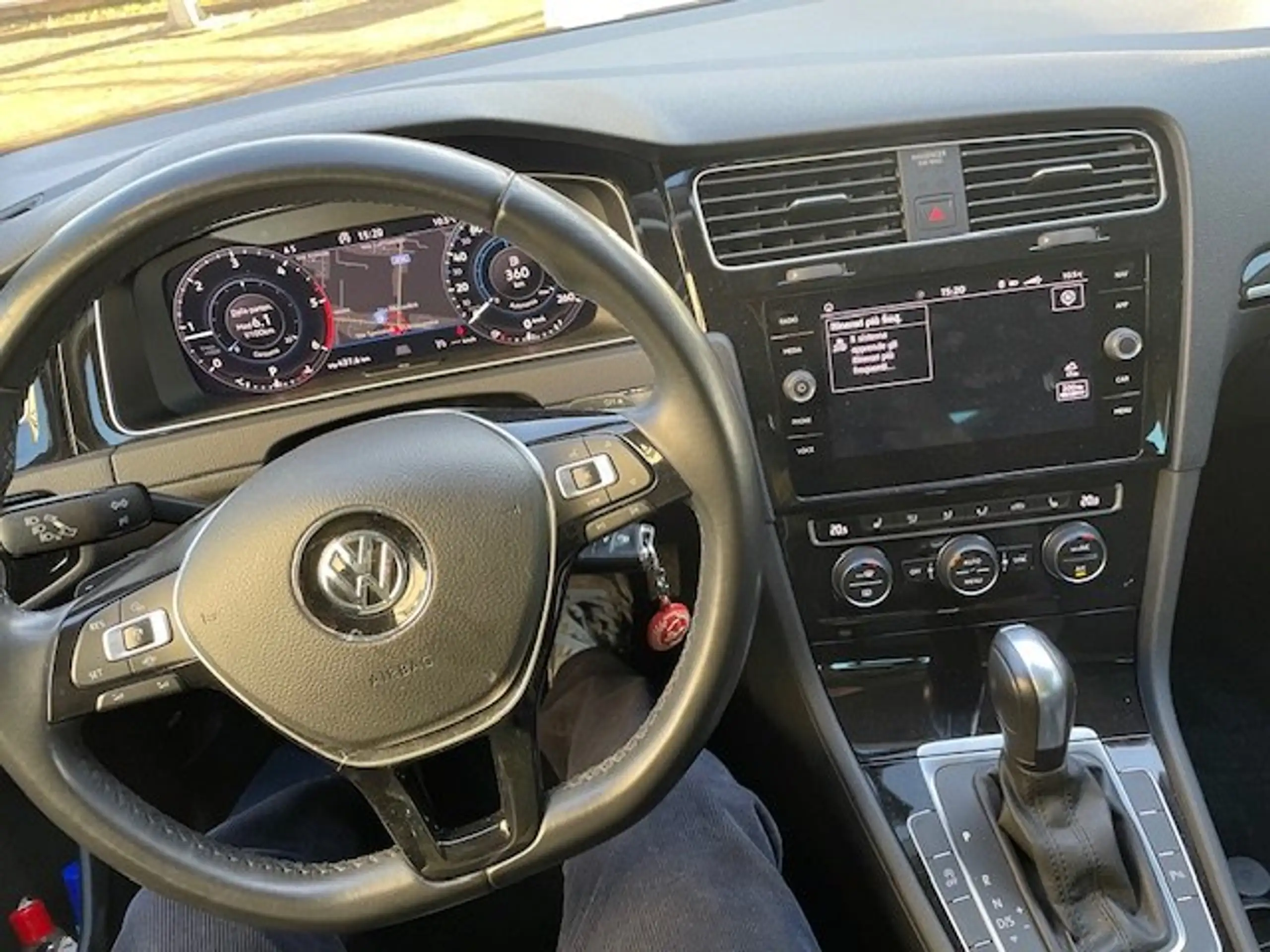 Volkswagen - Golf