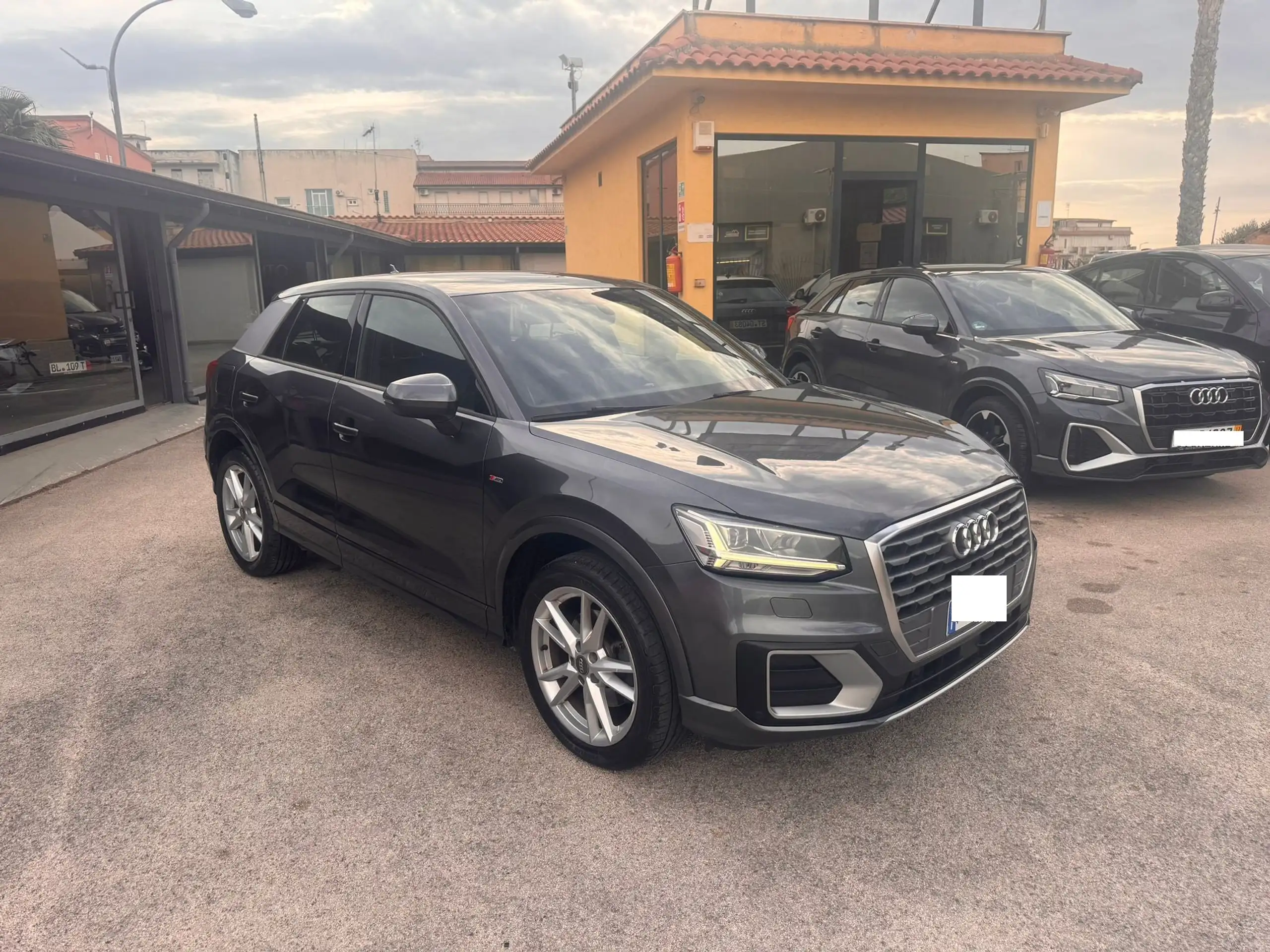 Audi - Q2