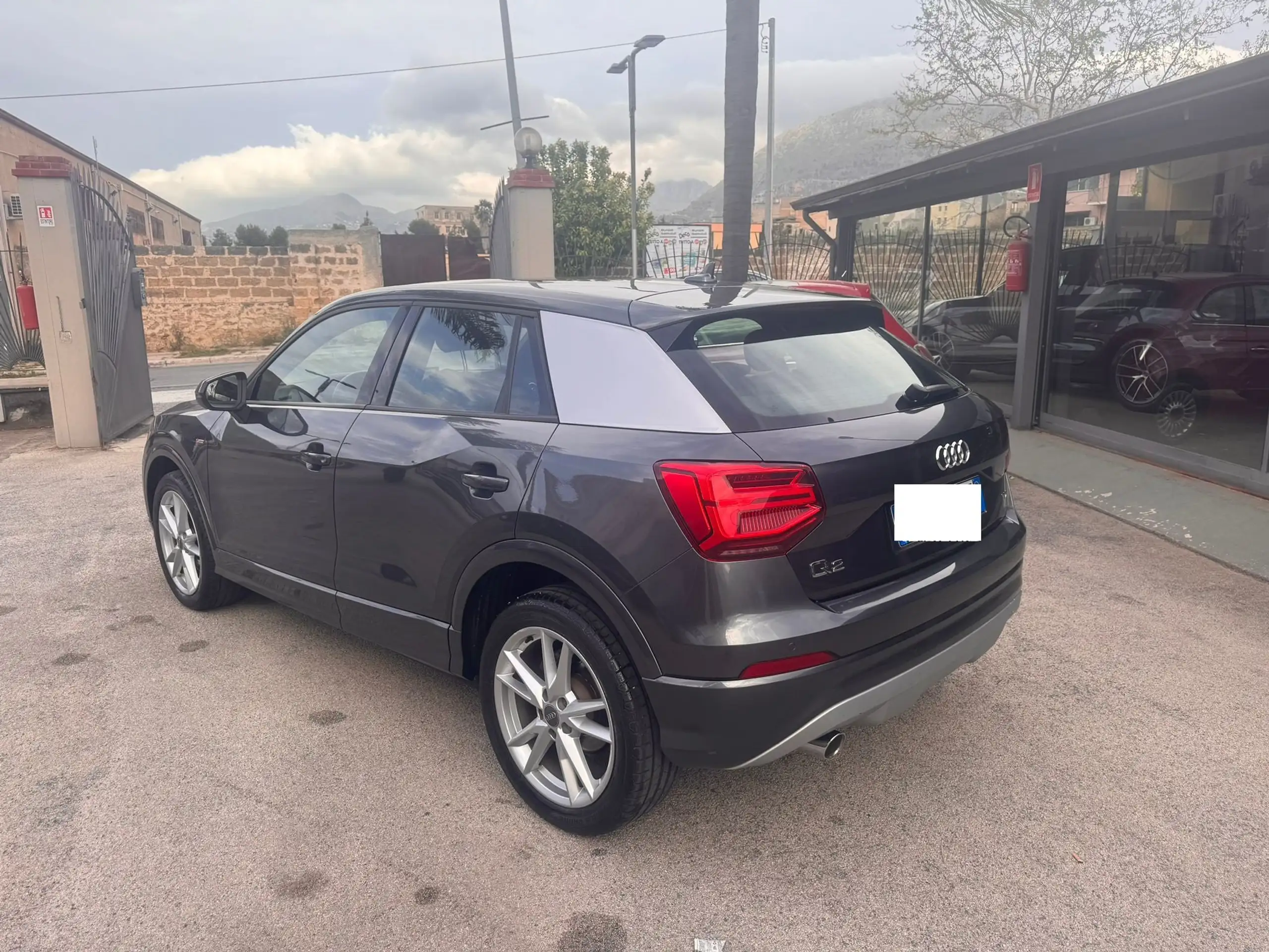 Audi - Q2