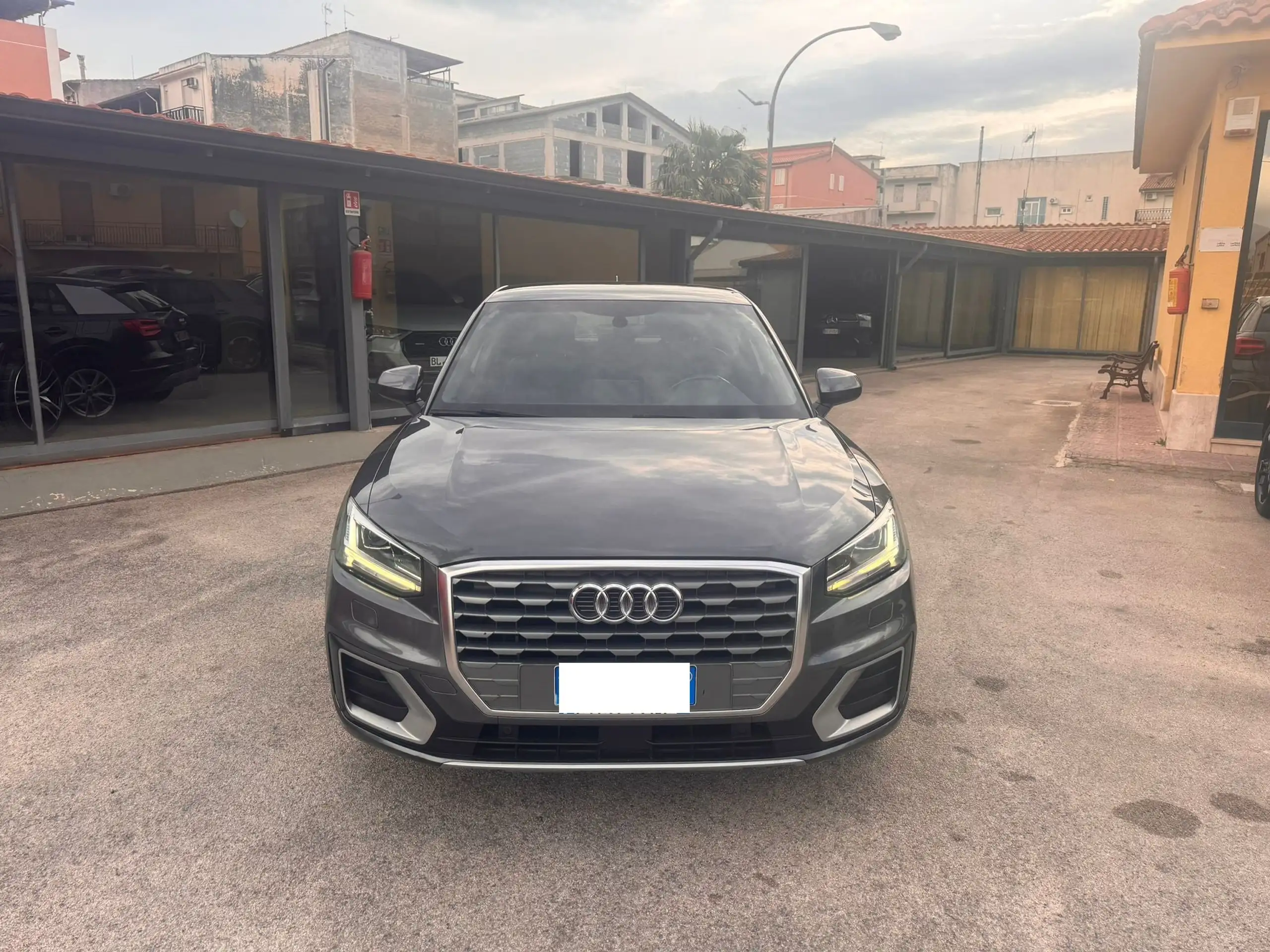 Audi - Q2