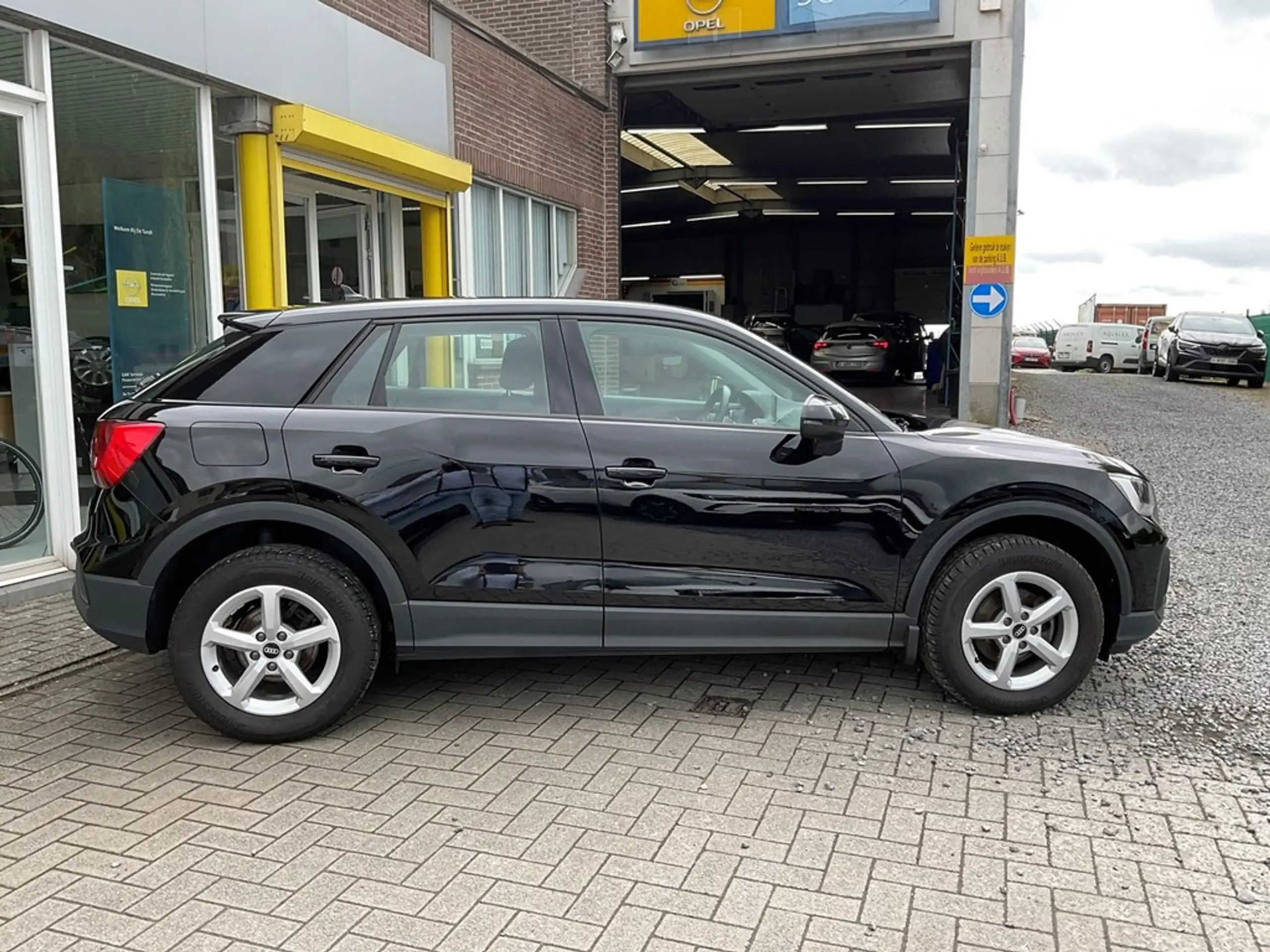 Audi - Q2