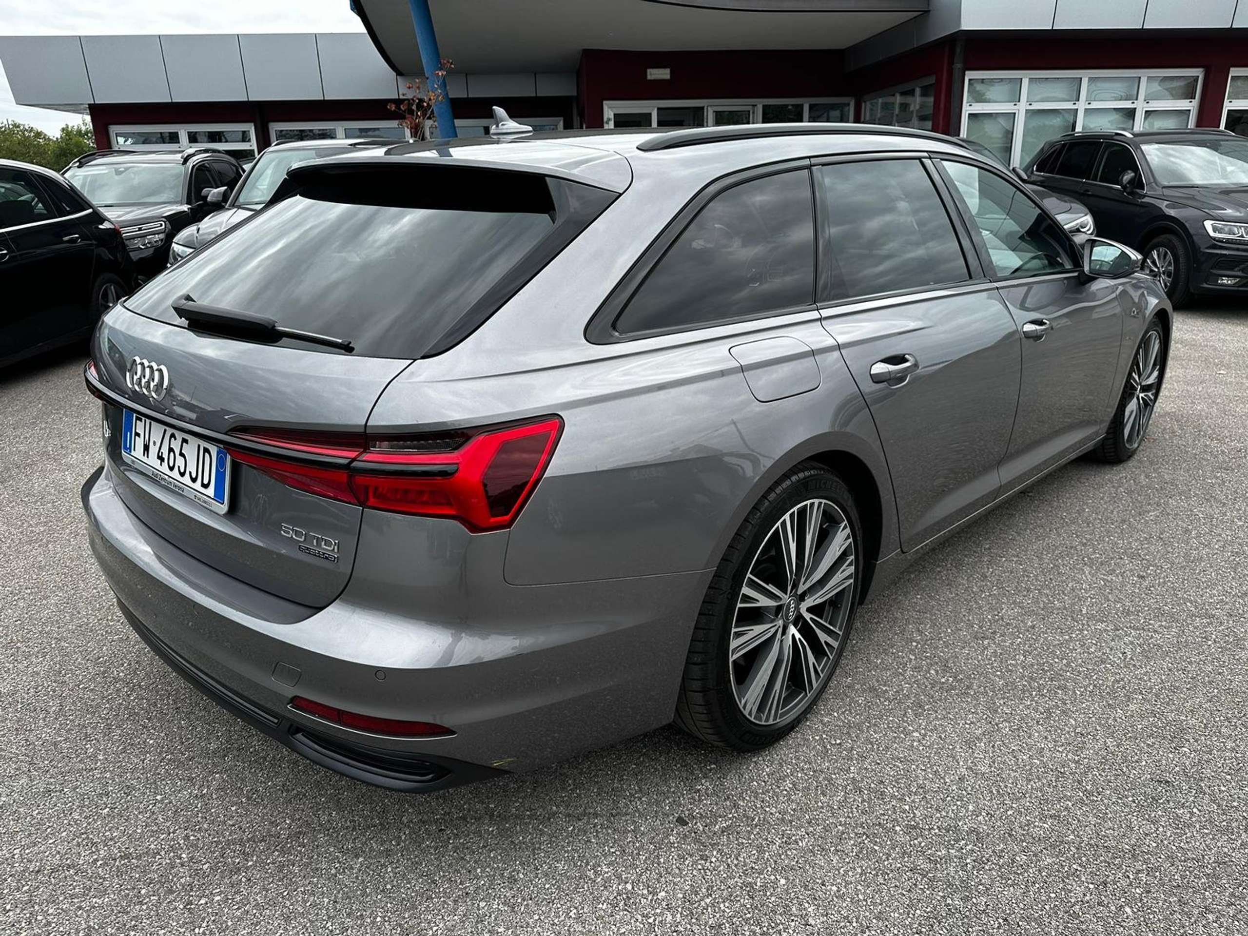 Audi - A6