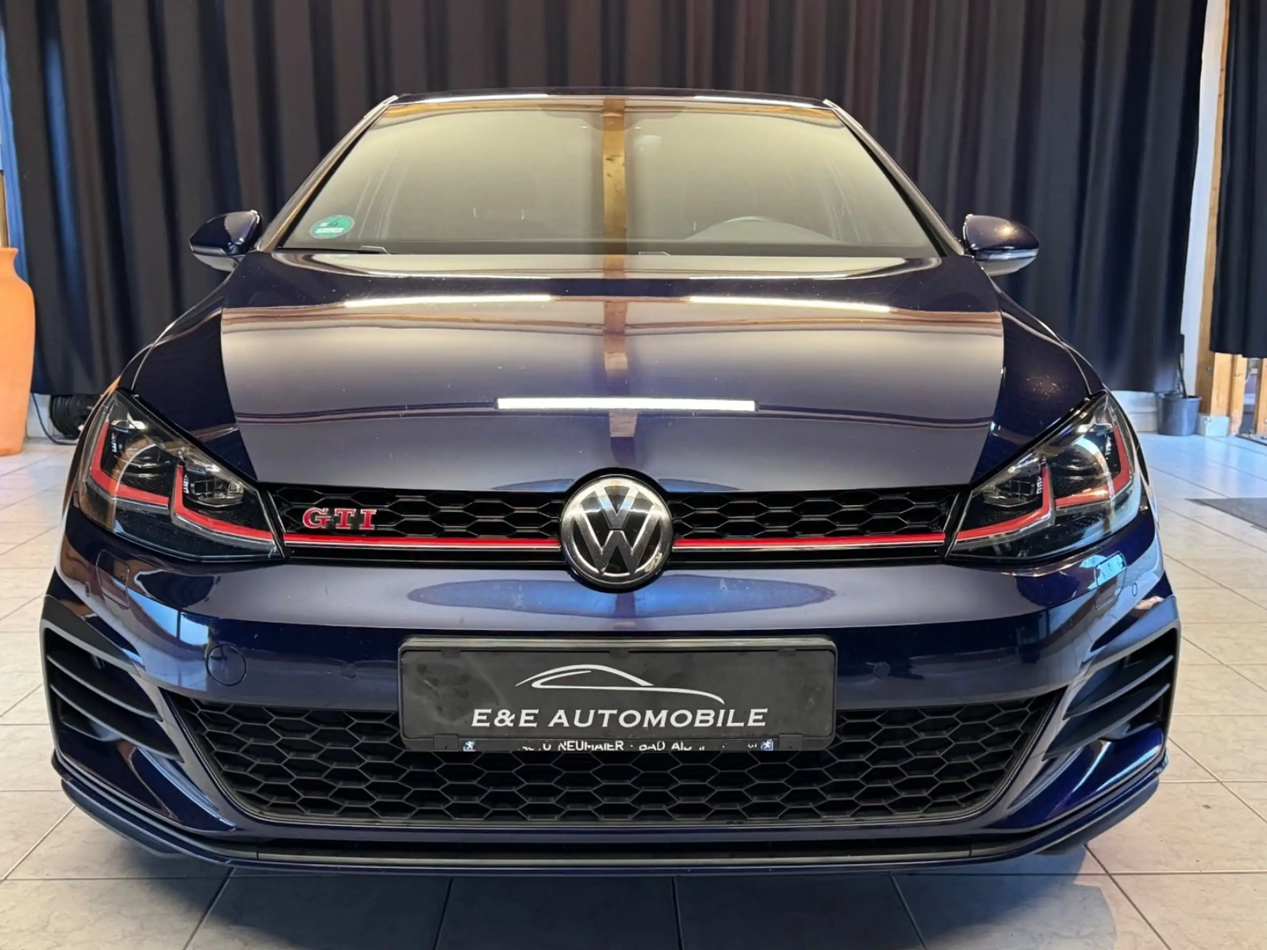 Volkswagen - Golf GTI