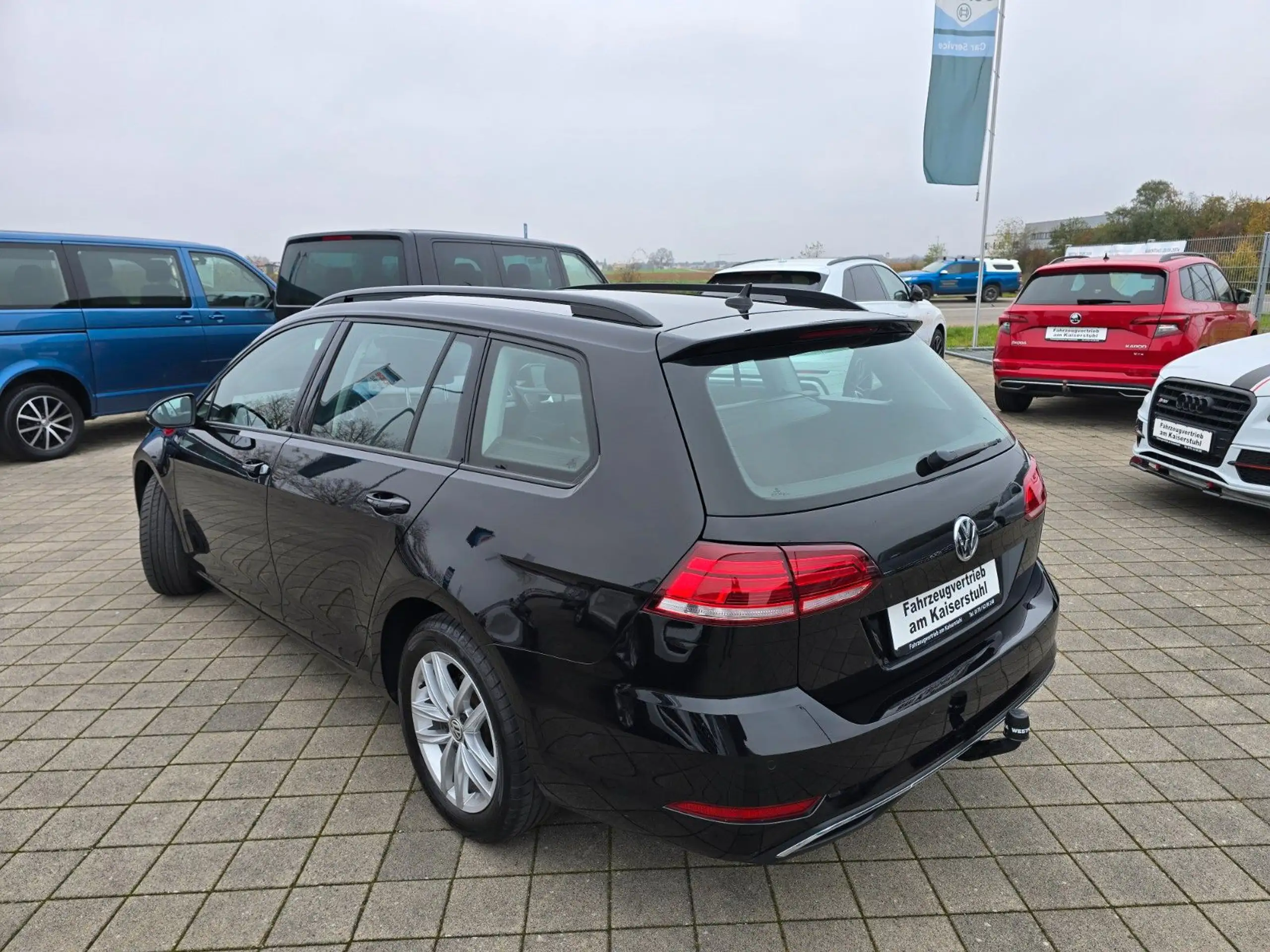 Volkswagen - Golf