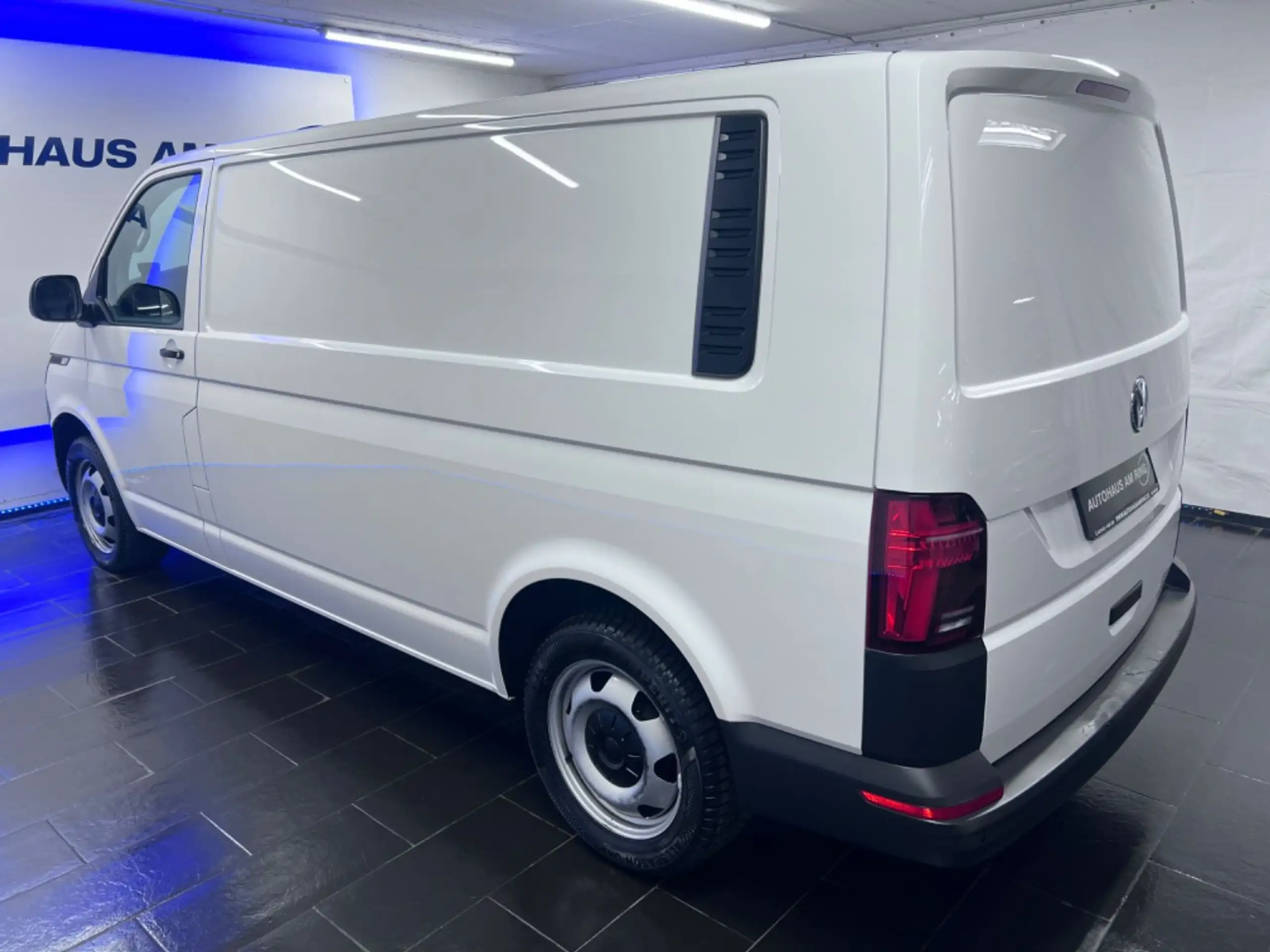 Volkswagen - T6 Transporter