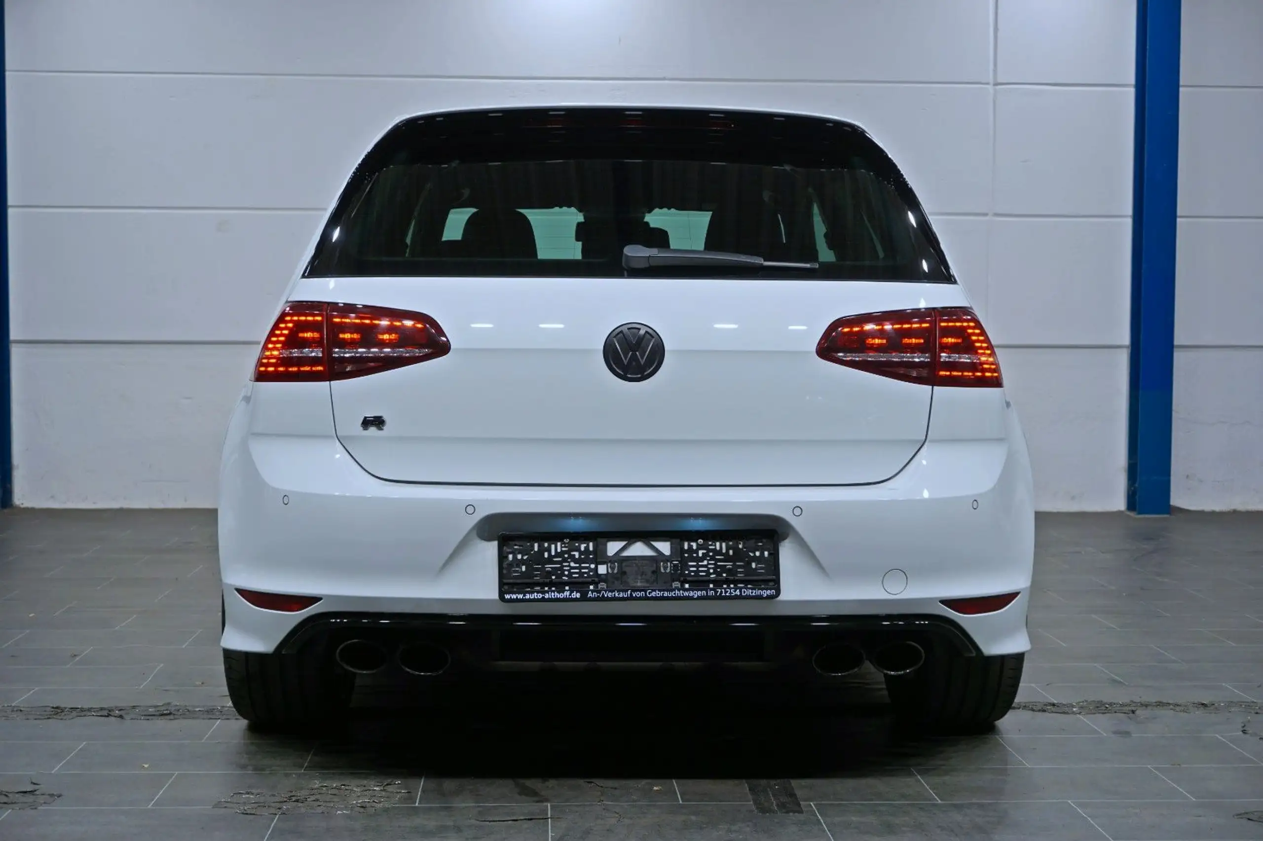 Volkswagen - Golf