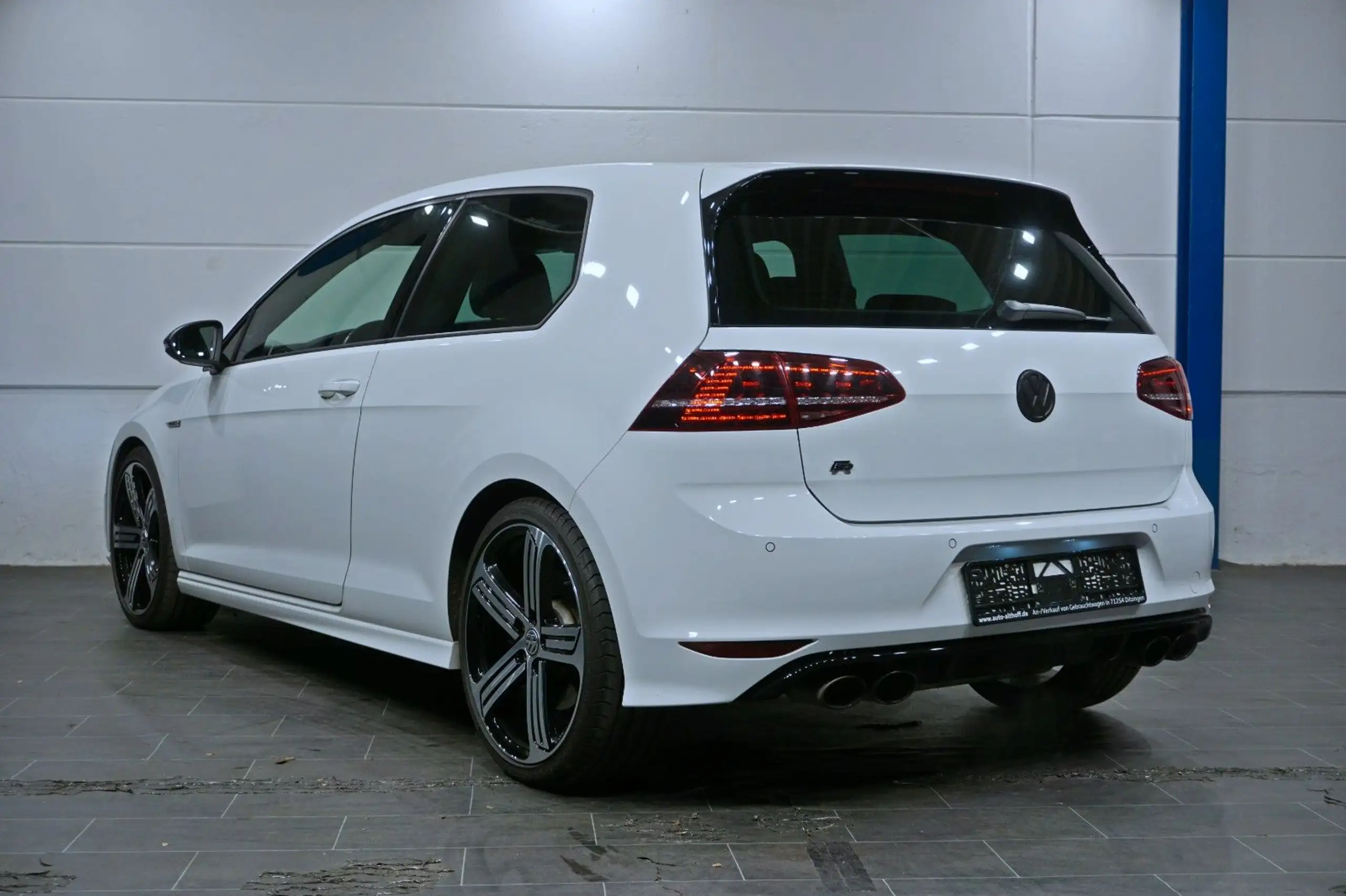 Volkswagen - Golf