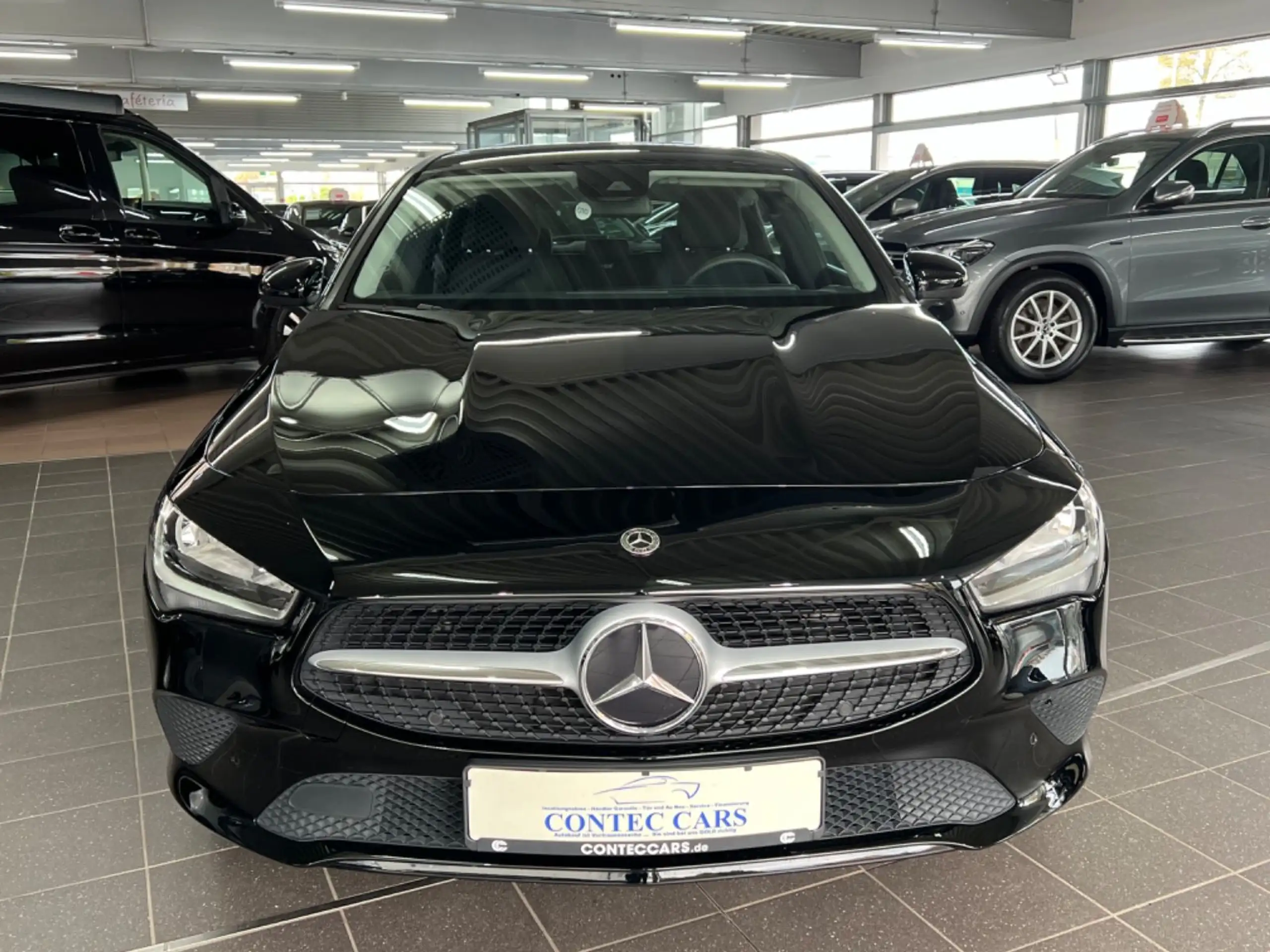 Mercedes-Benz - CLA 180