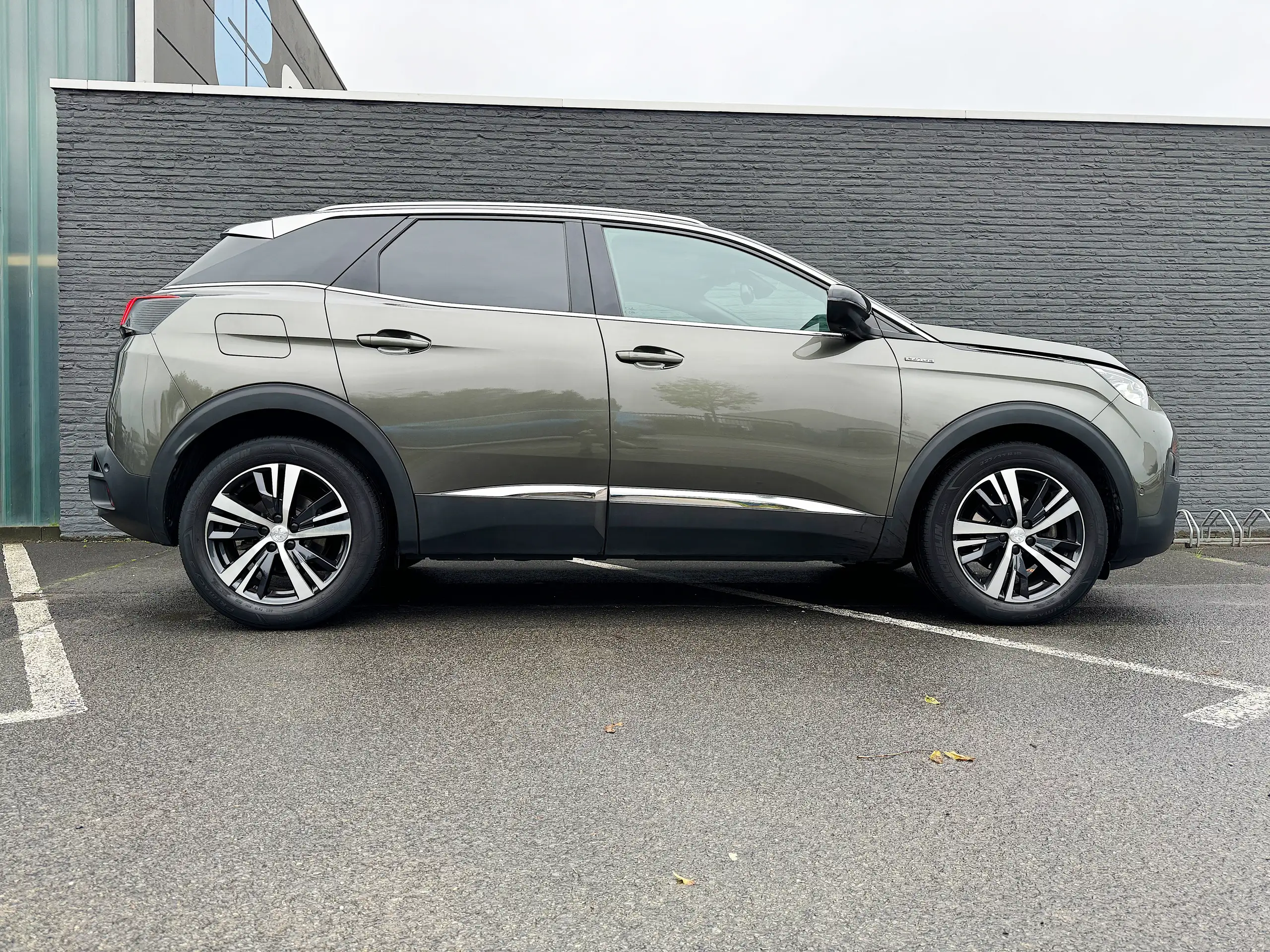 Peugeot - 3008